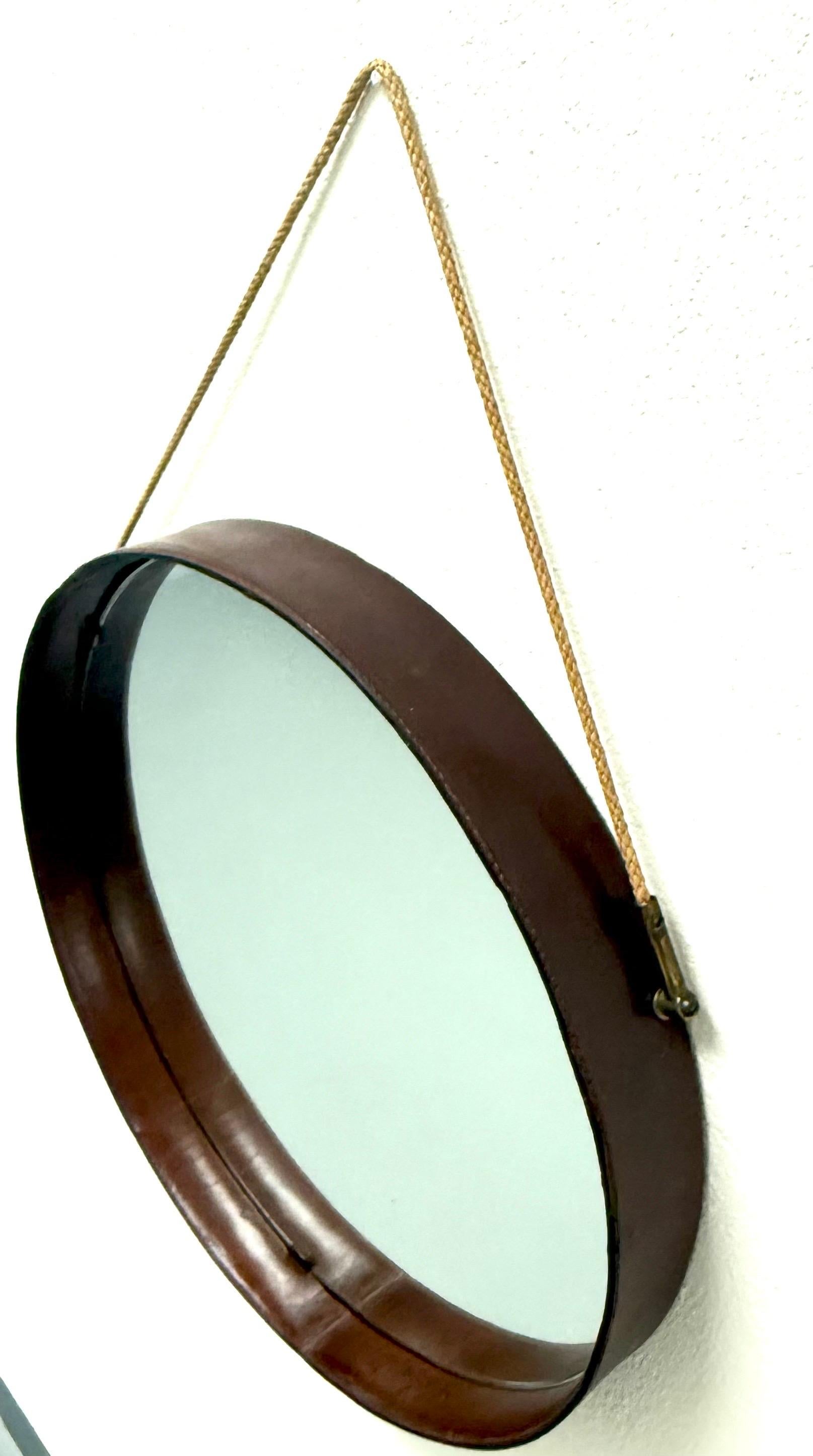 French Mid-Century Round Stitched Dark Brown Leather Mirror, Jacques Adnet, 1955 For Sale 2