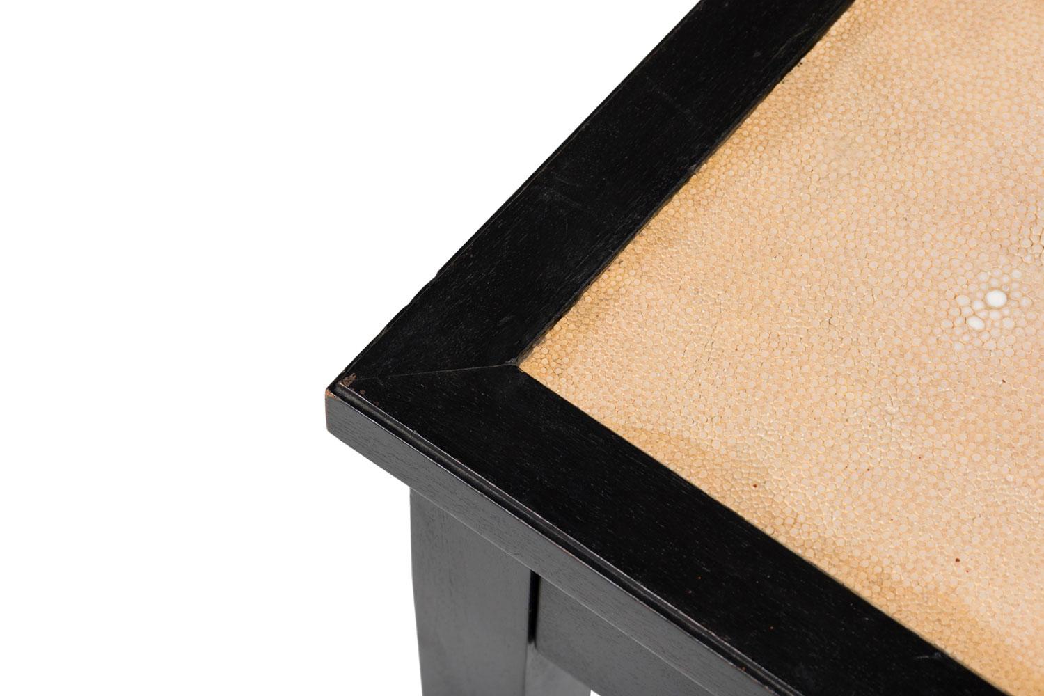 Laiton French Mid-Century Single Drawer Ebonized and Shagreen Side Table en vente