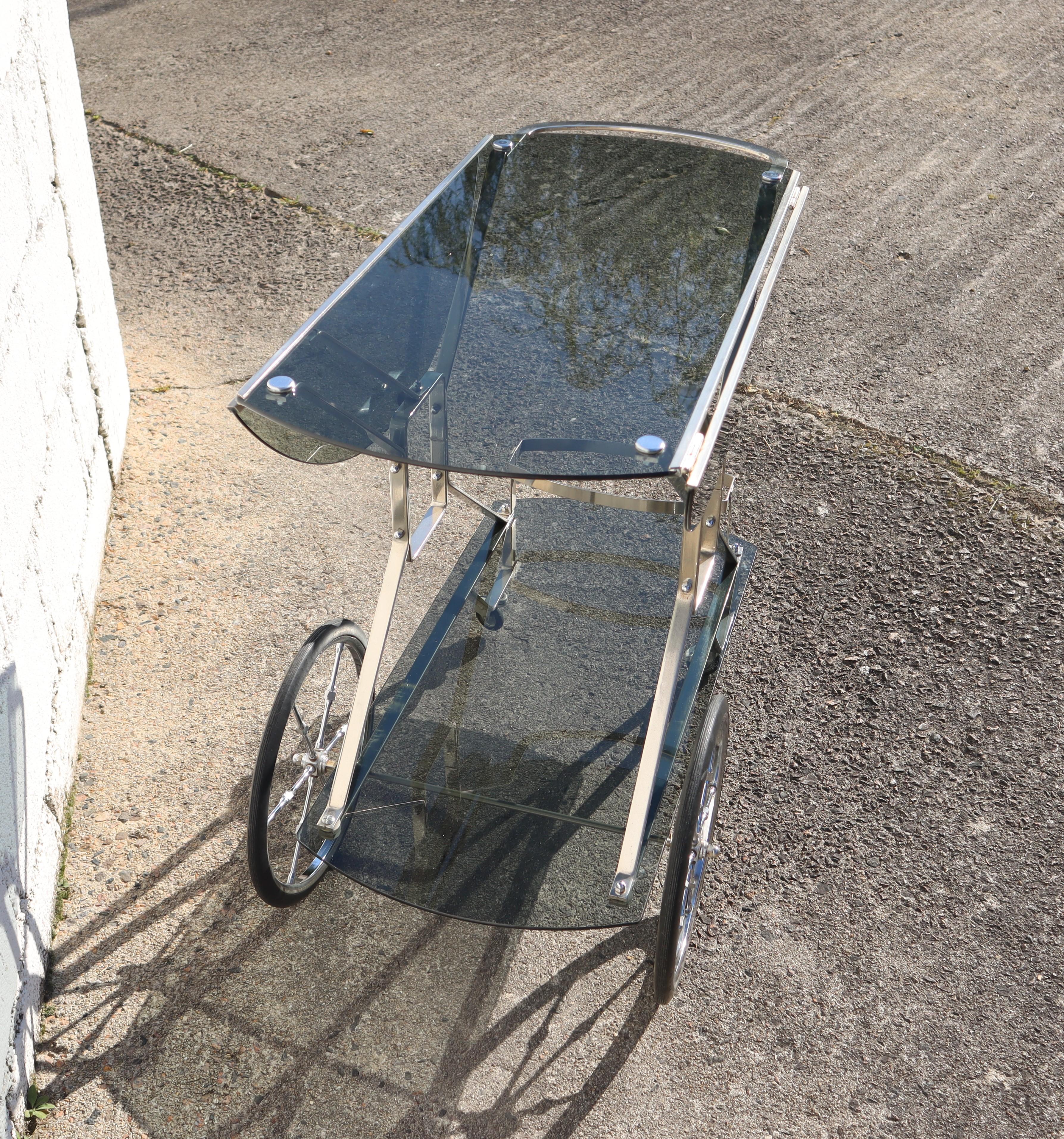 French Mid-Century Smoked Glass and Chrome Bar Trolley-Drop Leaf Bar Cart-60s en vente 2