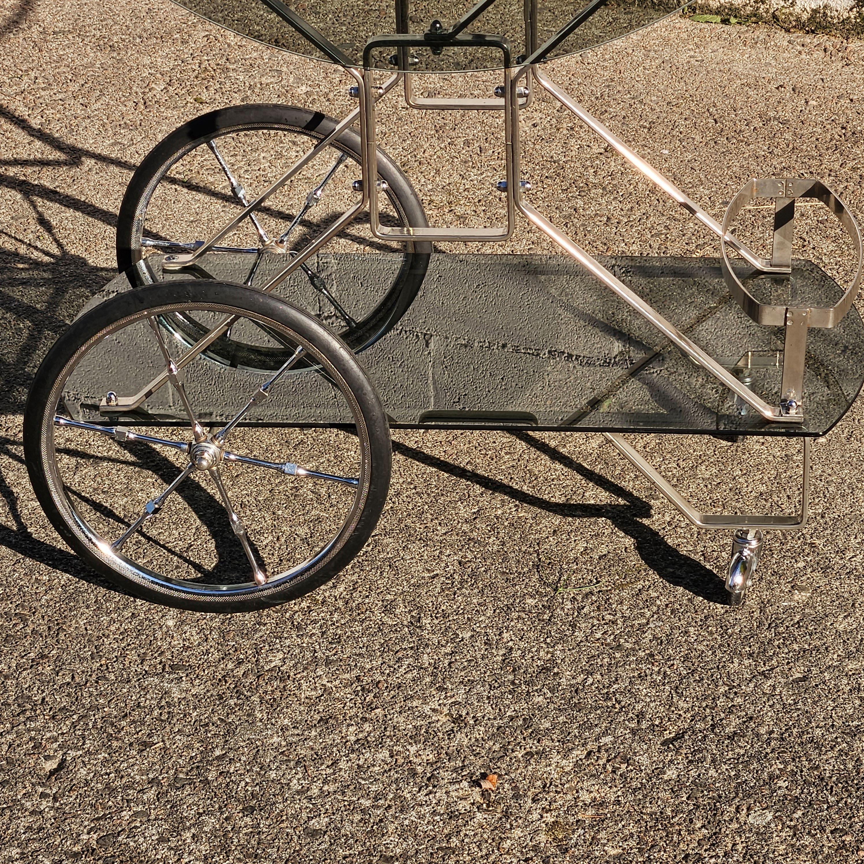 French Mid-Century Smoked Glass and Chrome Bar Trolley-Drop Leaf Bar Cart-60s en vente 9