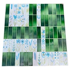 Table de canapé française du milieu du siècle avec carreaux de céramique vert-turquise-blanc des années 1960