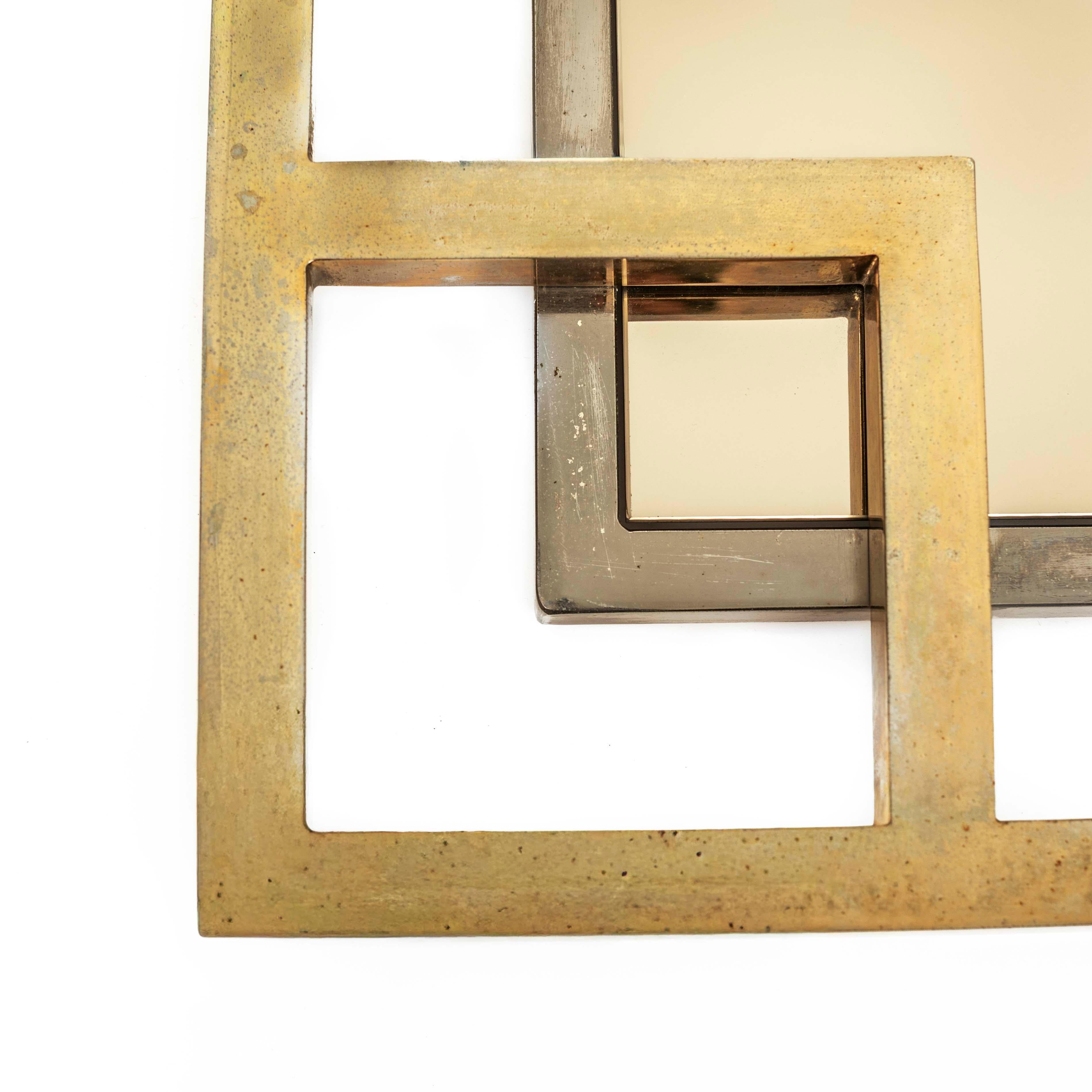 Français Miroir en laiton chromé quadrillé du milieu du siècle par Maison Jansen, Paris 1970 en vente