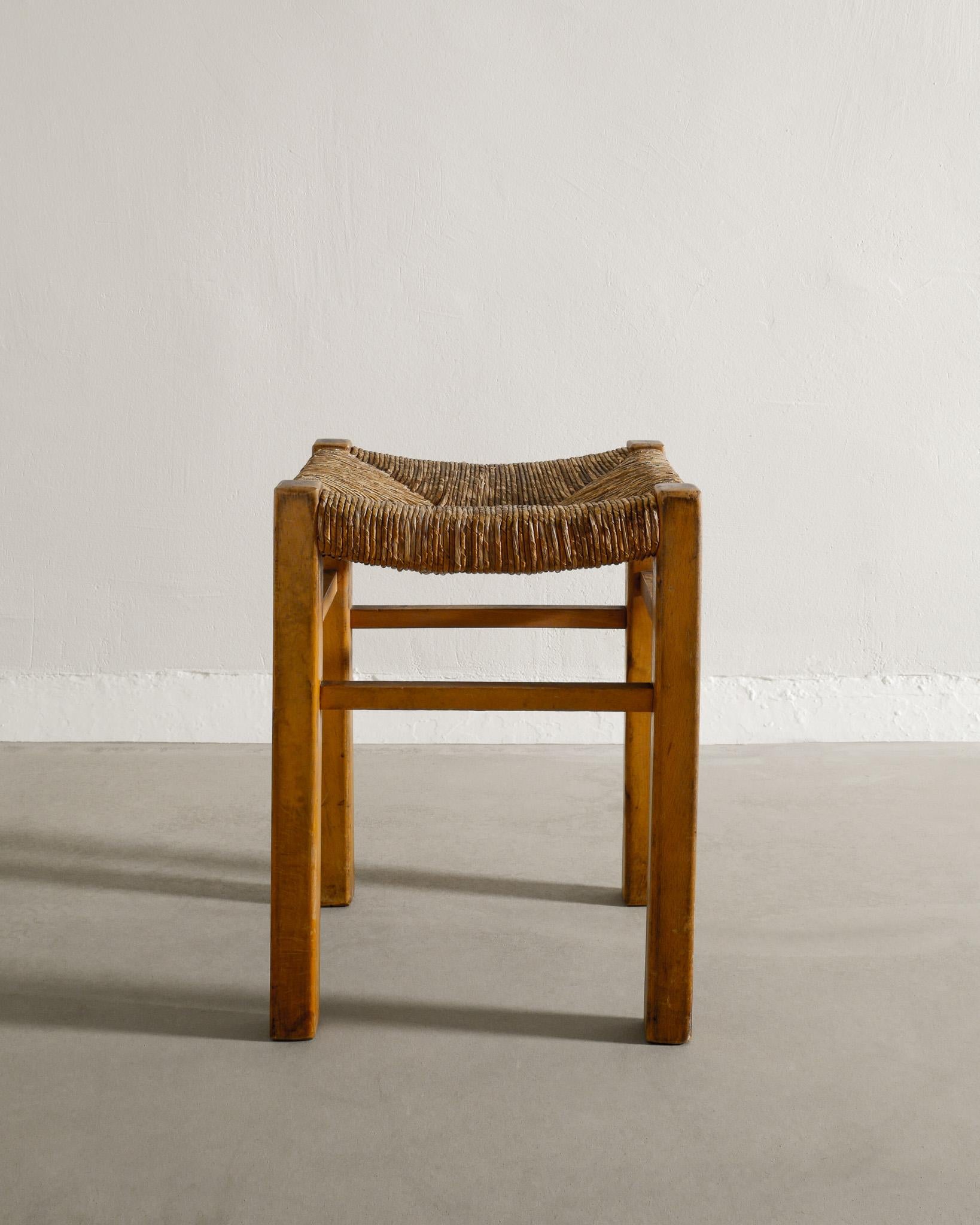 Mid-20th Century French Mid Century Straw Rush Rattan Stool in Style of Charlotte Perriand, 1960s For Sale