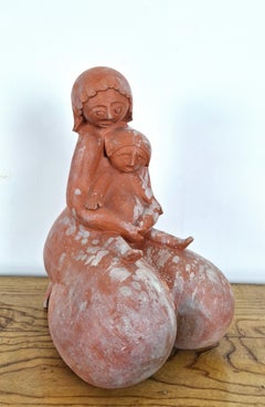 Französische Terrakotta-Skulptur aus der Mitte des Jahrhunderts, Mutter und Kind, um 1955