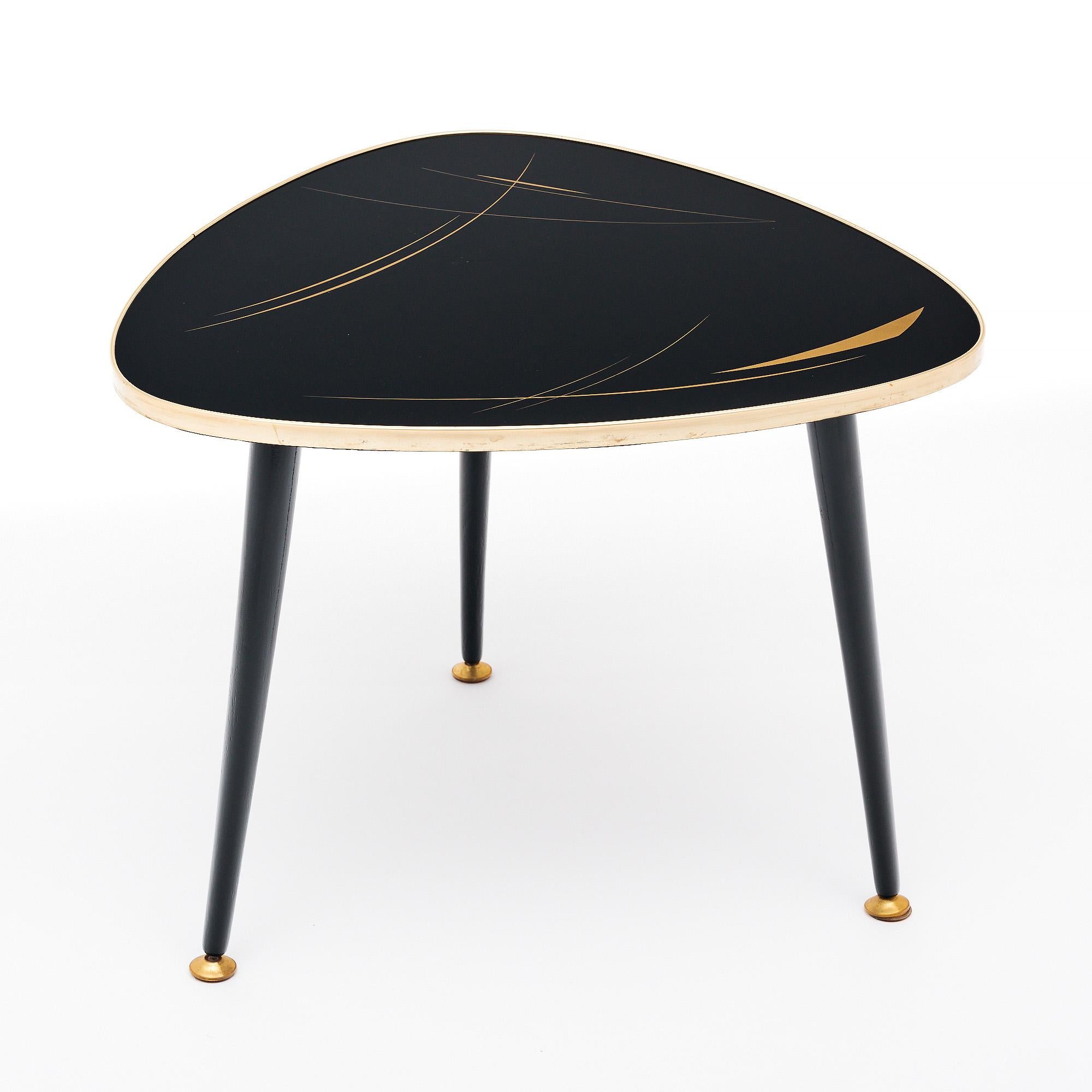 Table d'appoint tripode française du milieu du siècle Bon état - En vente à Austin, TX