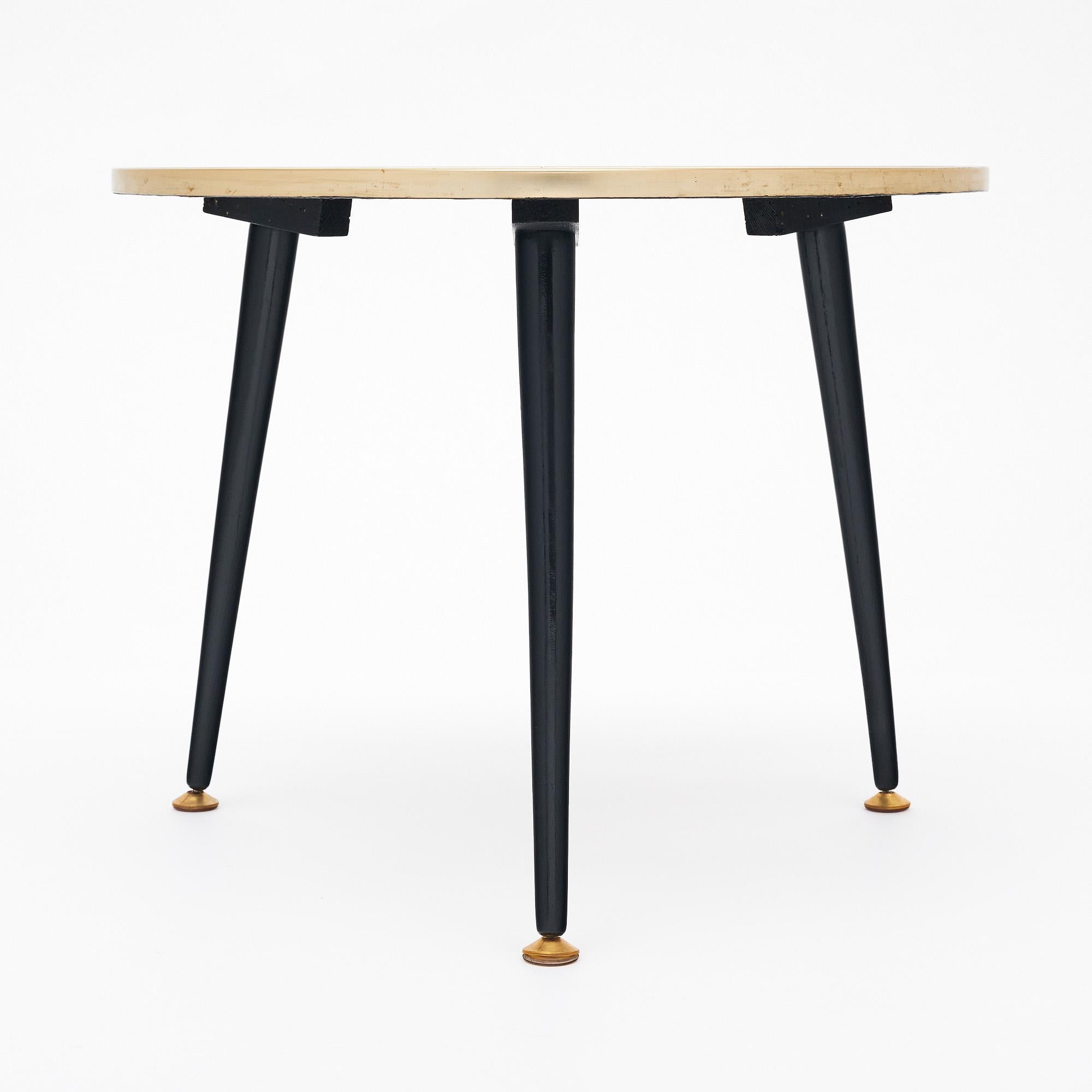 Milieu du XXe siècle Table d'appoint tripode française du milieu du siècle en vente