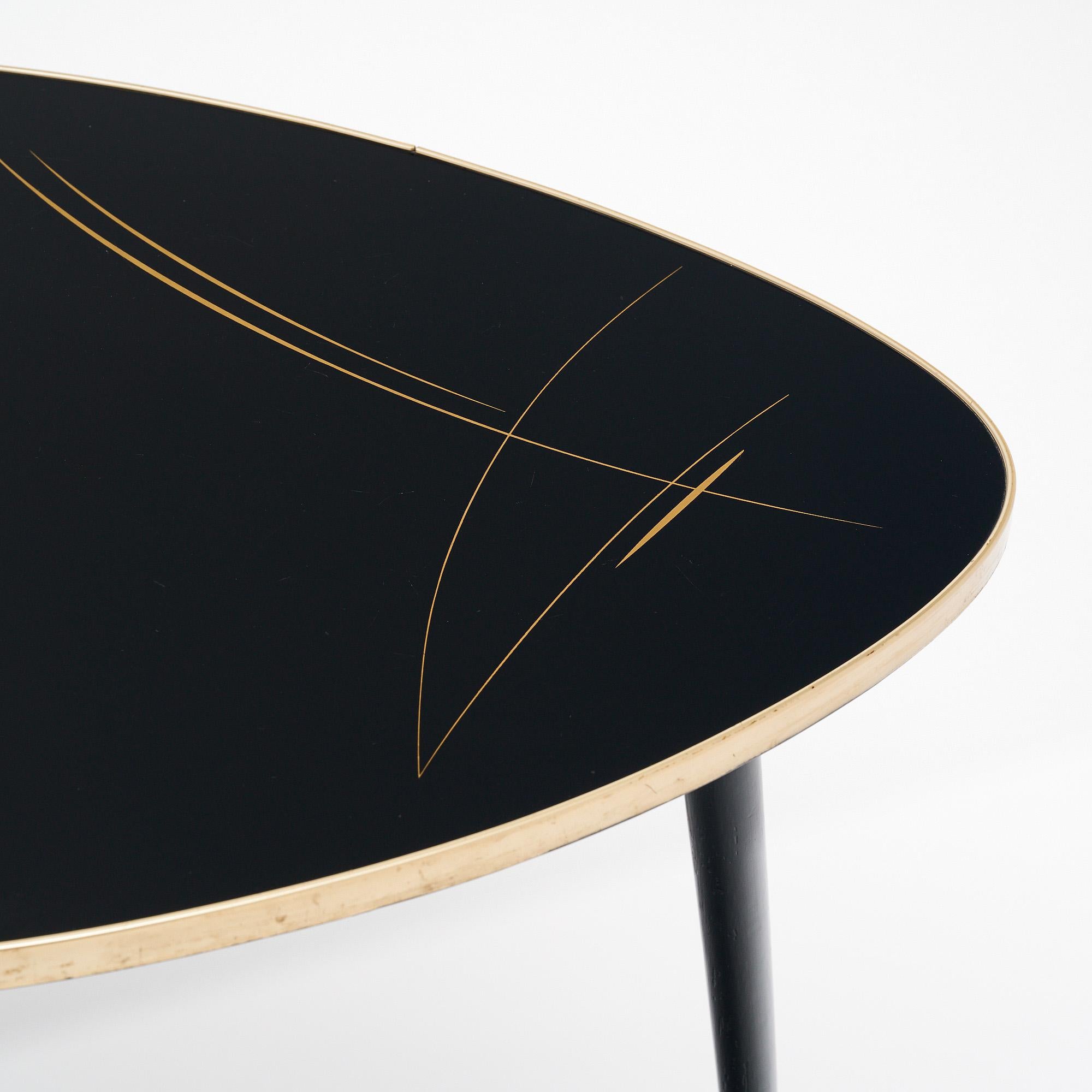 Table d'appoint tripode française du milieu du siècle en vente 2