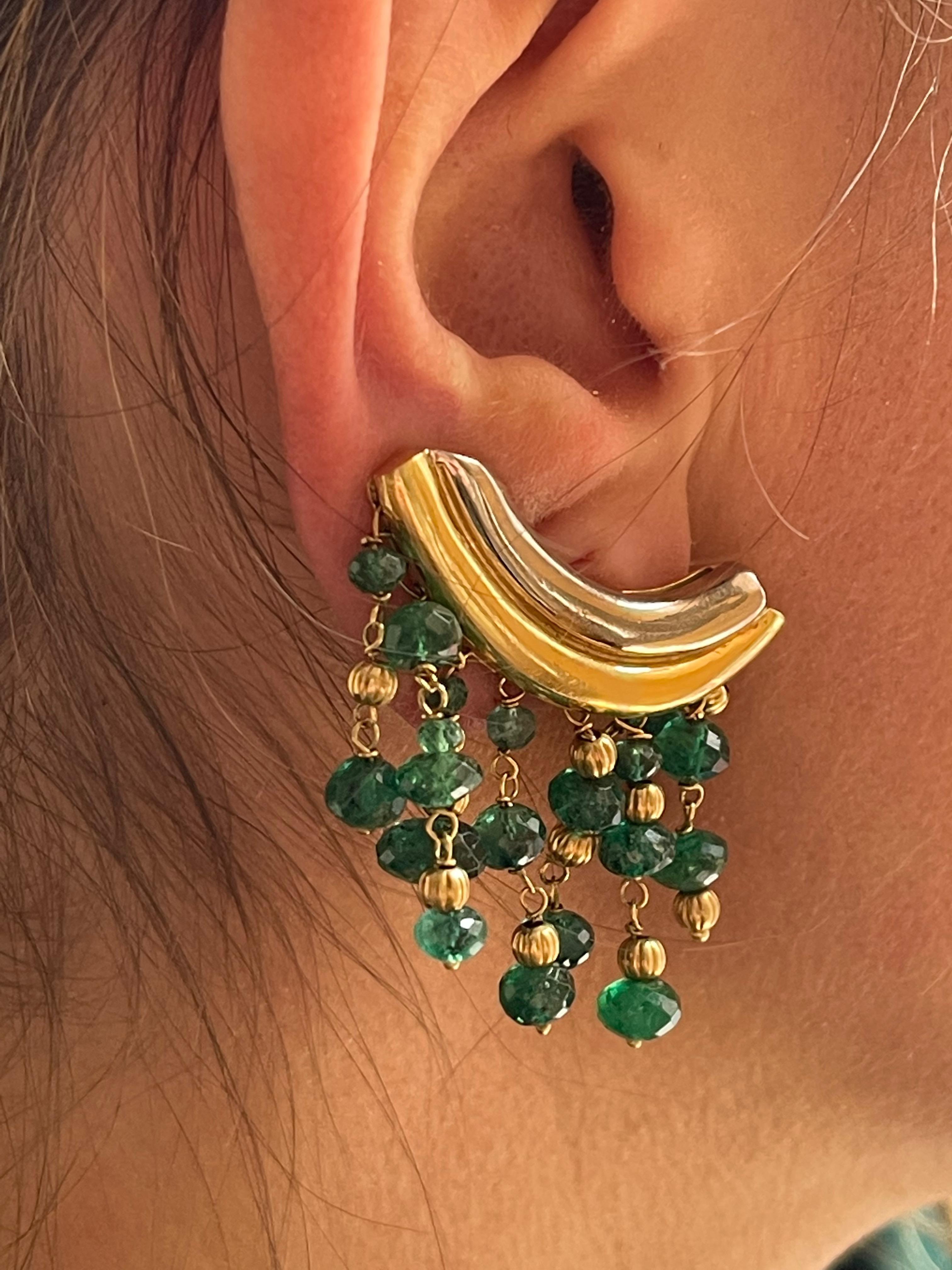 French Mid-Century Two-Color Gold Emerald Bead Fringe Earrings In Good Condition For Sale In New York, NY