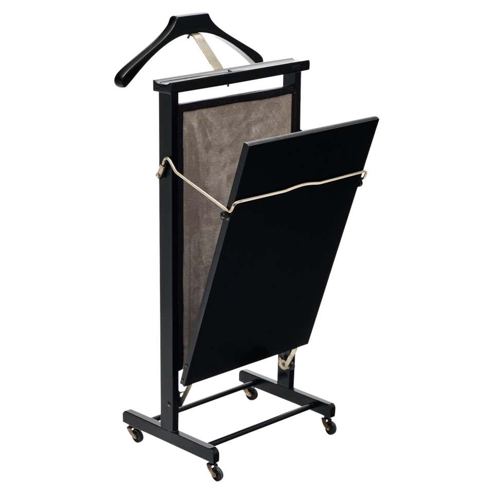 Velvet More Furniture and Collectibles - 1,023 For Sale at 1stDibs