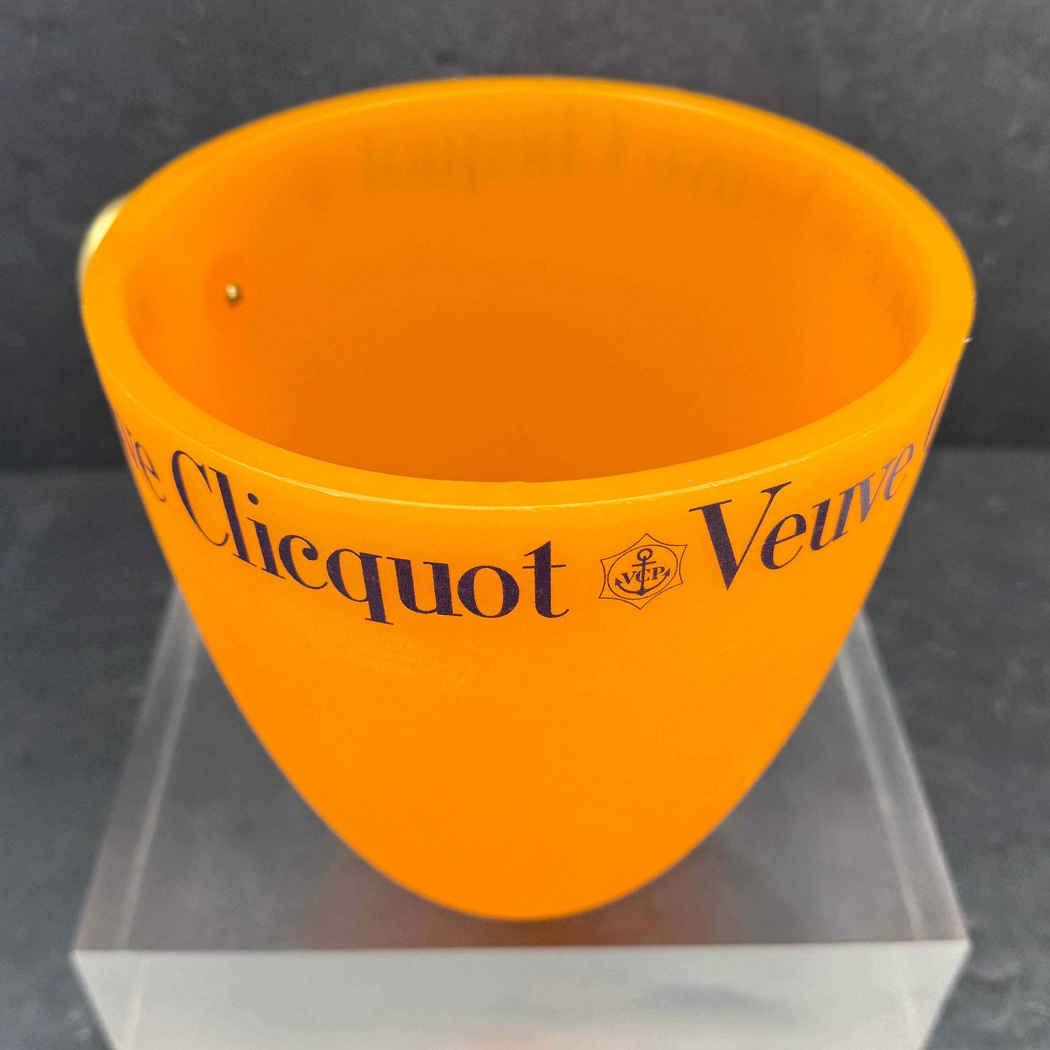 Französischer Eiskübel für Champagner Veuve Clicquot aus der Jahrhundertmitte (Handgefertigt) im Angebot