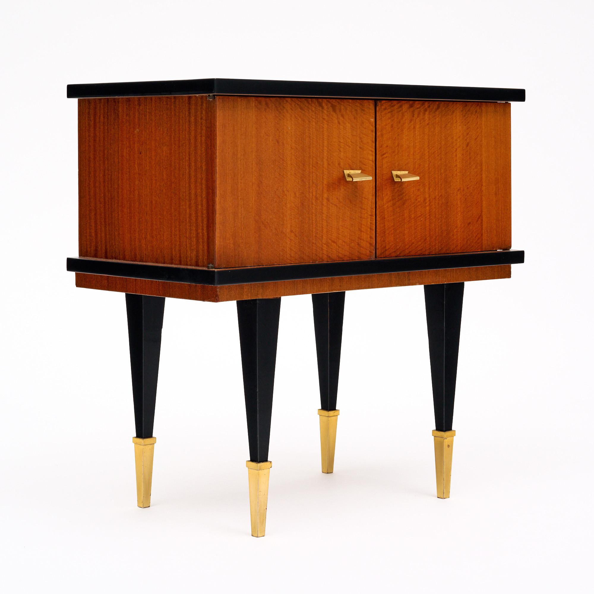 Französische Vintage-Beistelltische aus der Mitte des Jahrhunderts (Moderne der Mitte des Jahrhunderts) im Angebot