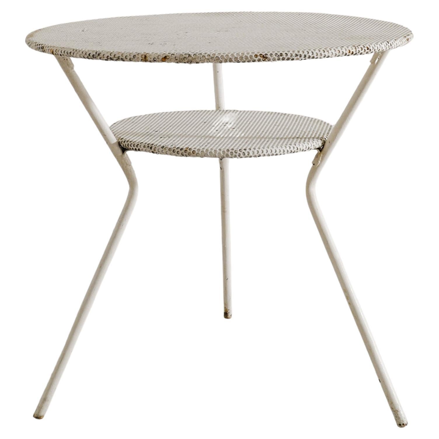 Französischer Mid-Century-Esstisch aus weißem Metall Metall nach Mathieu Matégot 1950er Jahre im Angebot