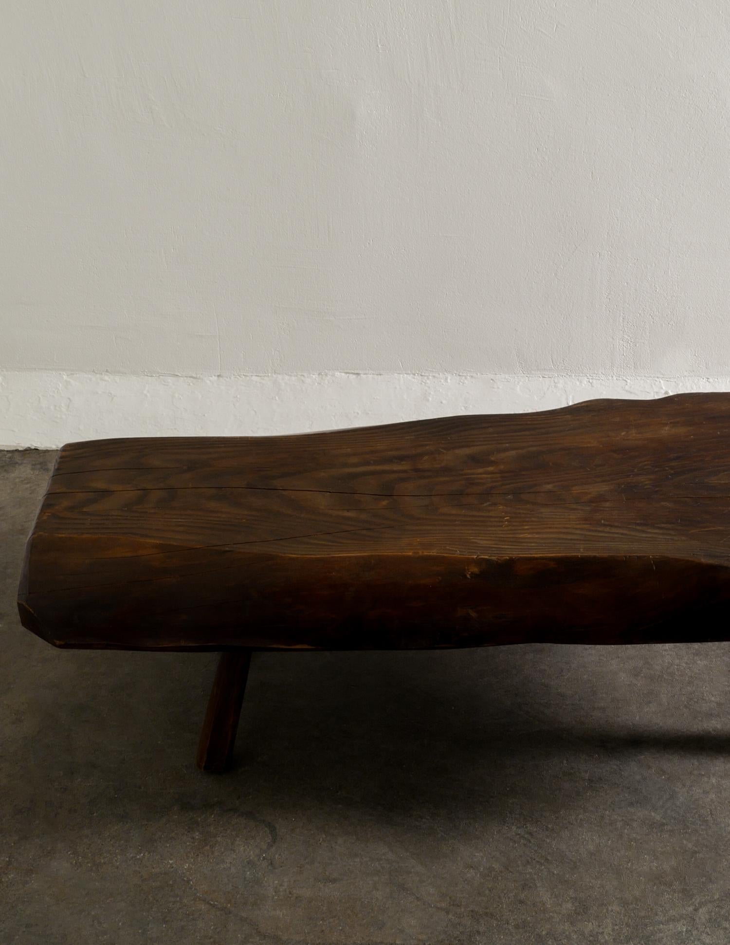 French Midcentury Wooden Coffee Sofa Table in a Brutalist Freeform Style, 1960s In Good Condition In Stockholm, SE