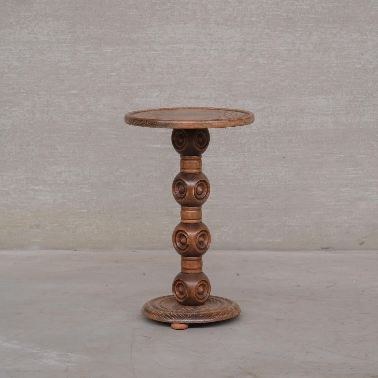 Table d'appoint de style déco français.

Construction en chêne.

France, c1950s.

Bon état.

Réf. interne : 009/01/25/004.

Emplacement : Belgique Gallery.

Dimensions : 39 Diamètre x 63 H en cm.

Livraison : POA

Nous pouvons expédier dans le monde