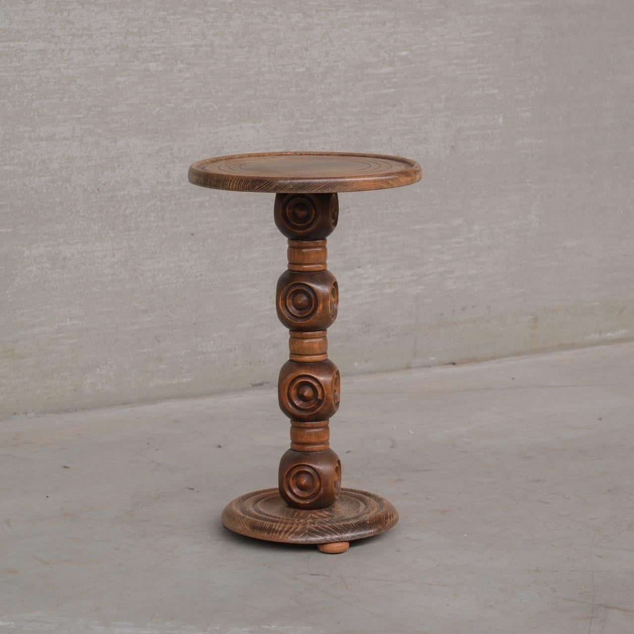 Français Table d'appoint ou piédestal en bois français du milieu du siècle dernier en vente