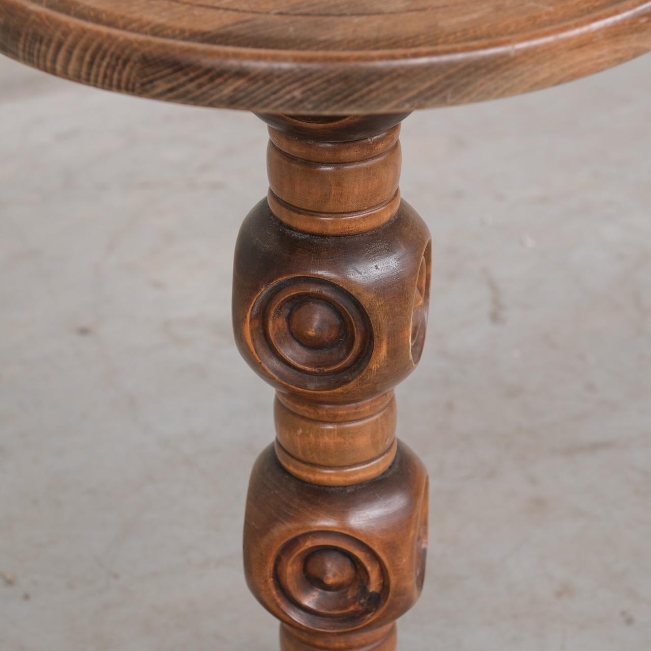 Bois Table d'appoint ou piédestal en bois français du milieu du siècle dernier en vente