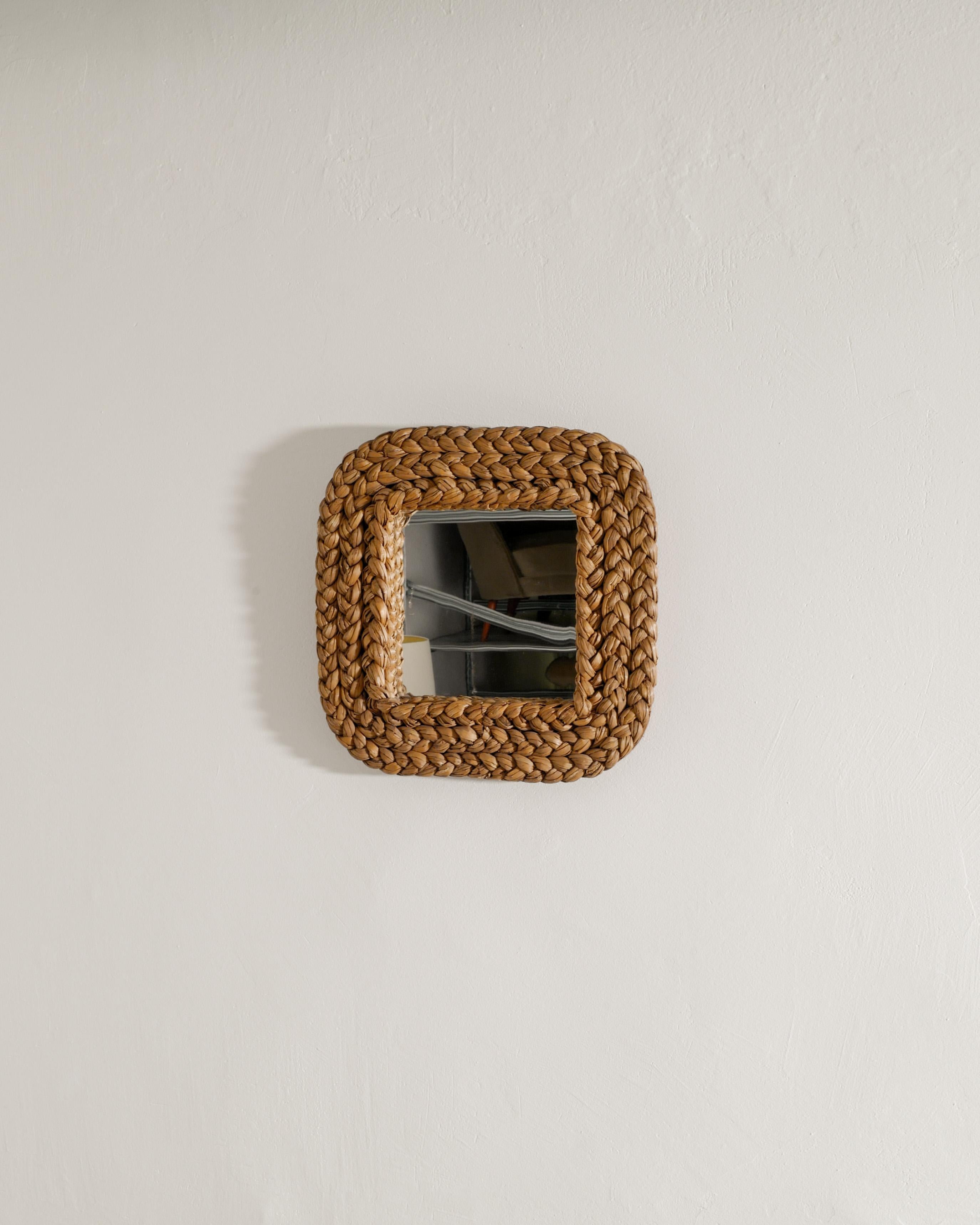 Mid-Century moderno Specchio francese di metà secolo in rattan intrecciato di Adrien Audoux and Frida Minet, anni '60 in vendita
