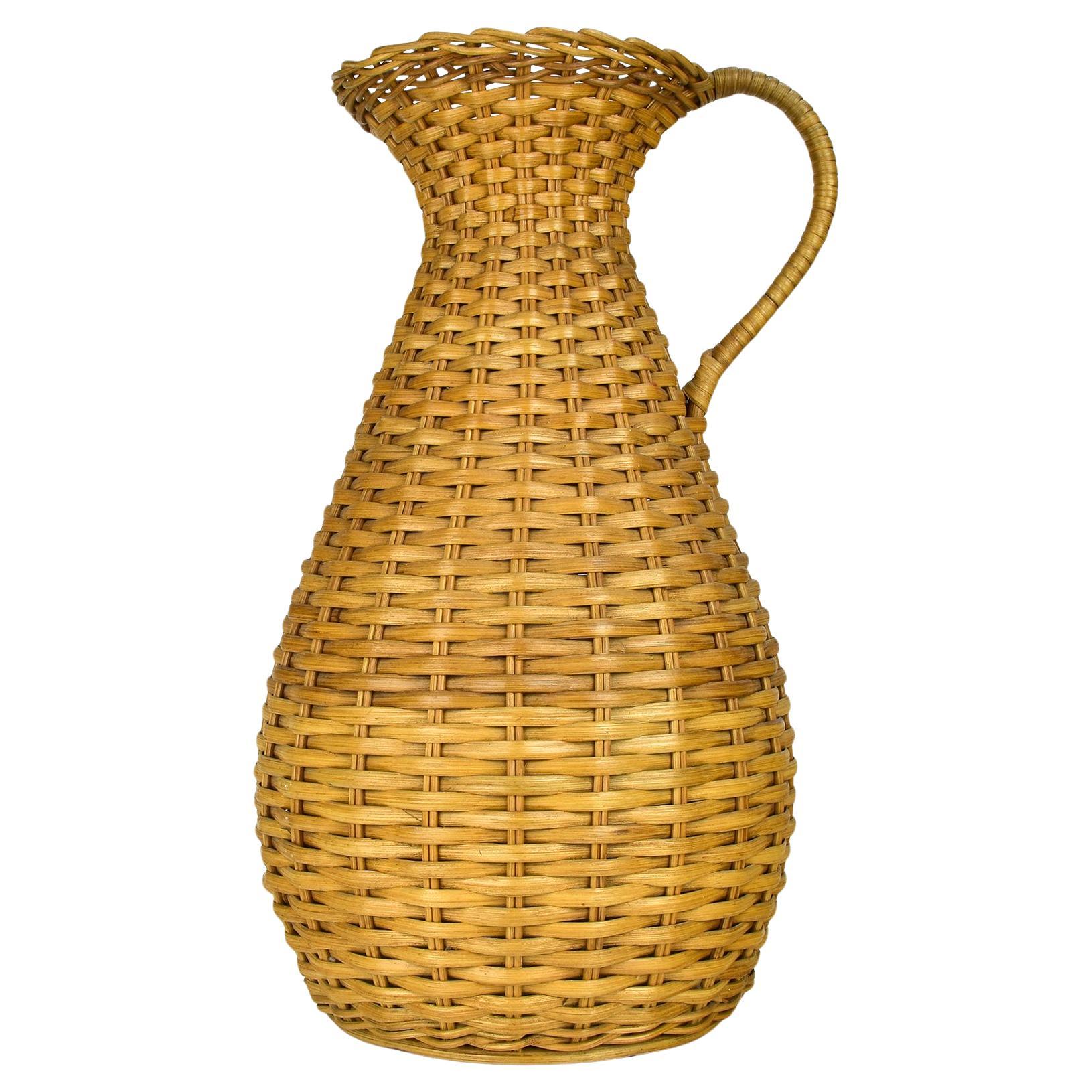 Vaso in rattan intrecciato con manico, Francia, metà del secolo scorso, 1950 in vendita