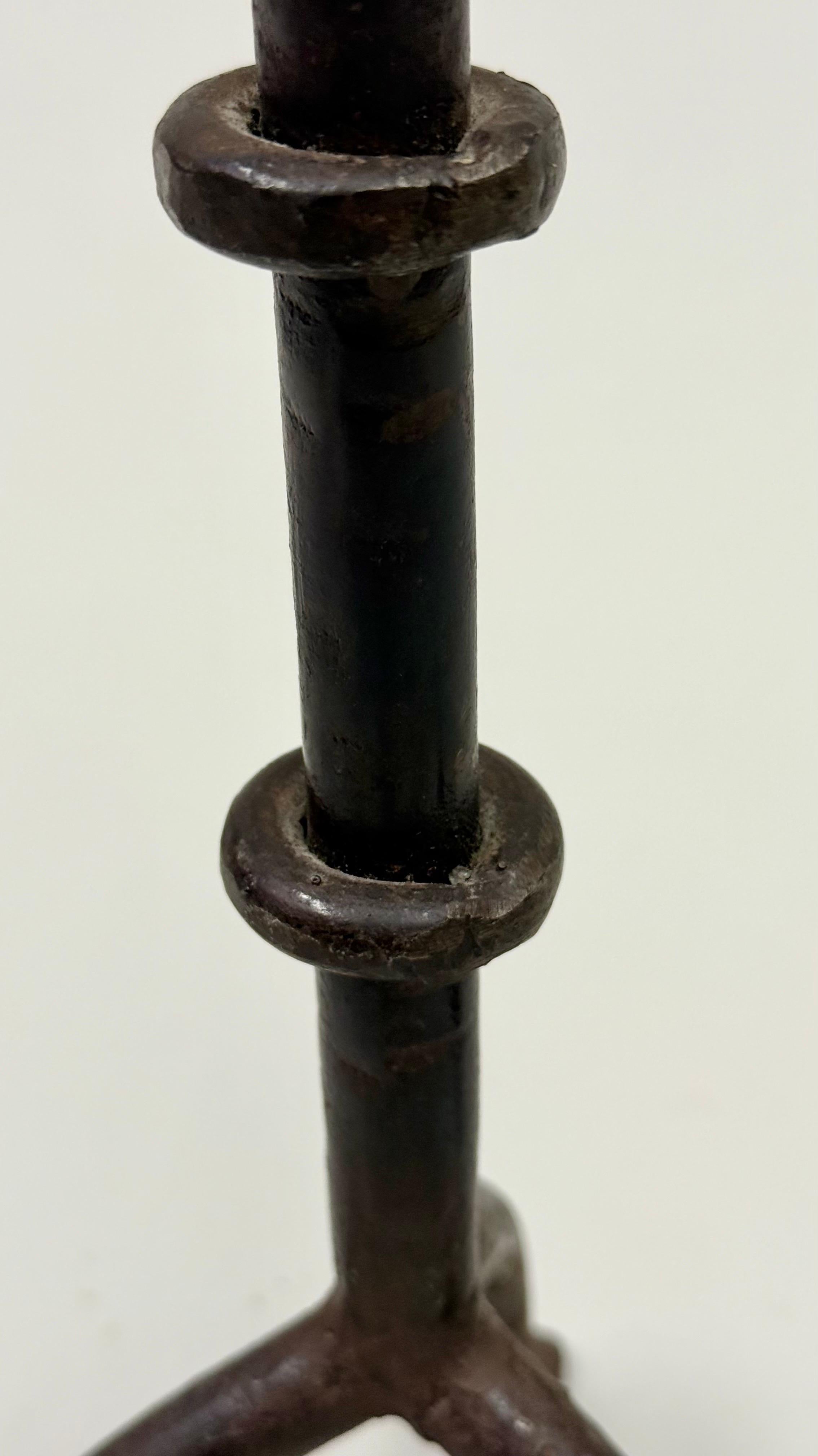 French Mid-Century Wrought Iron Table Lamps in the Style of Giacometti For Sale 3