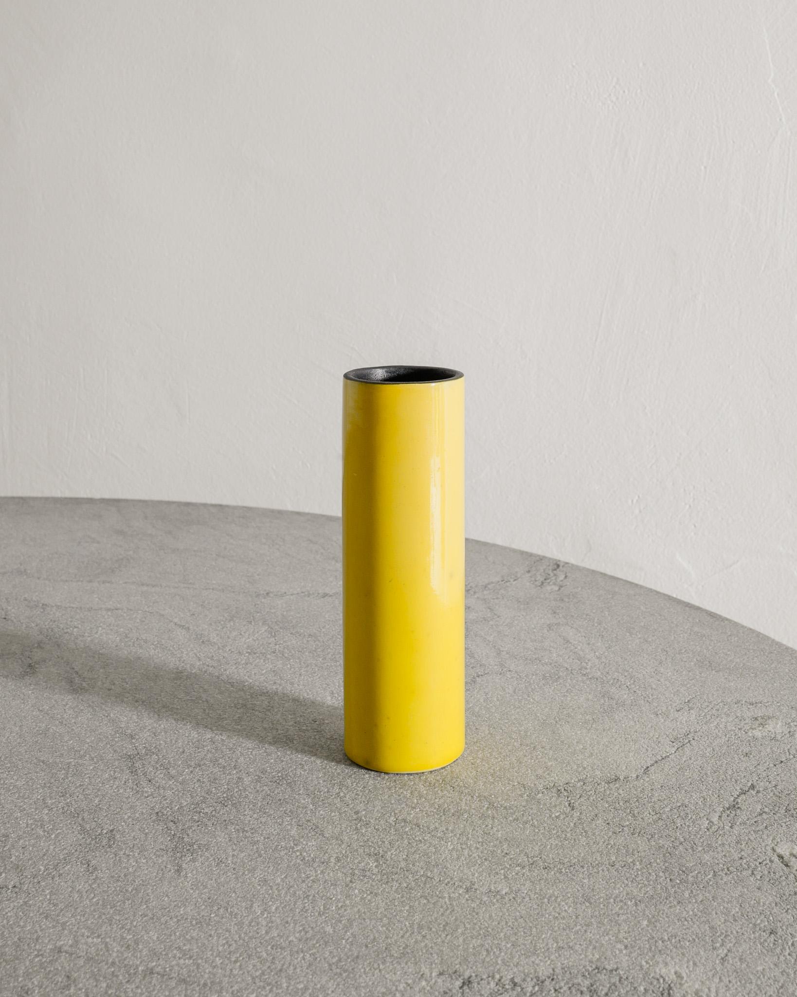French Mid Century Yellow Cylinder Vase by Georges Jouve for Steph Simon, 1950s In Good Condition For Sale In Stockholm, SE