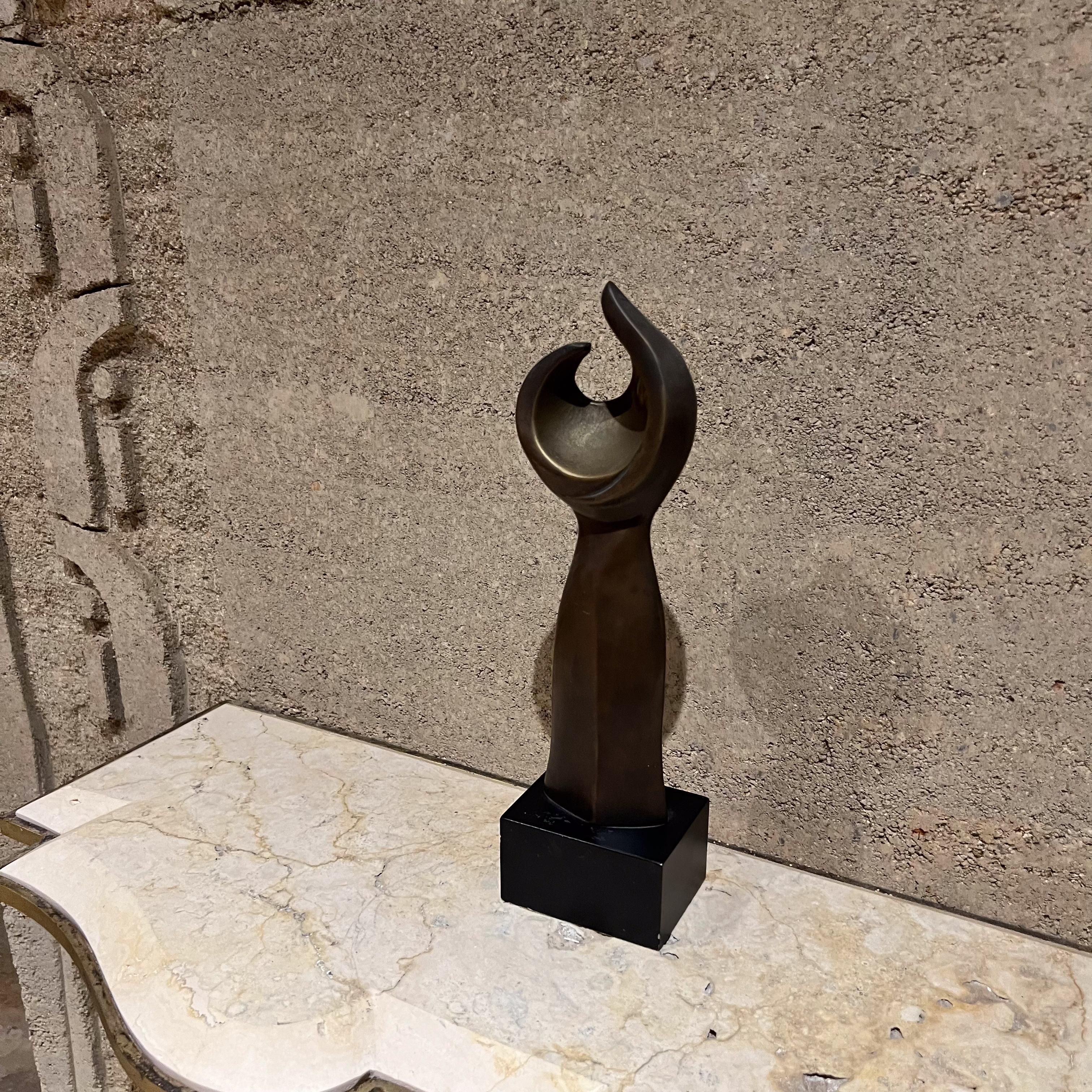 Scultura astratta francese in bronzo del Medioevo in vendita 6