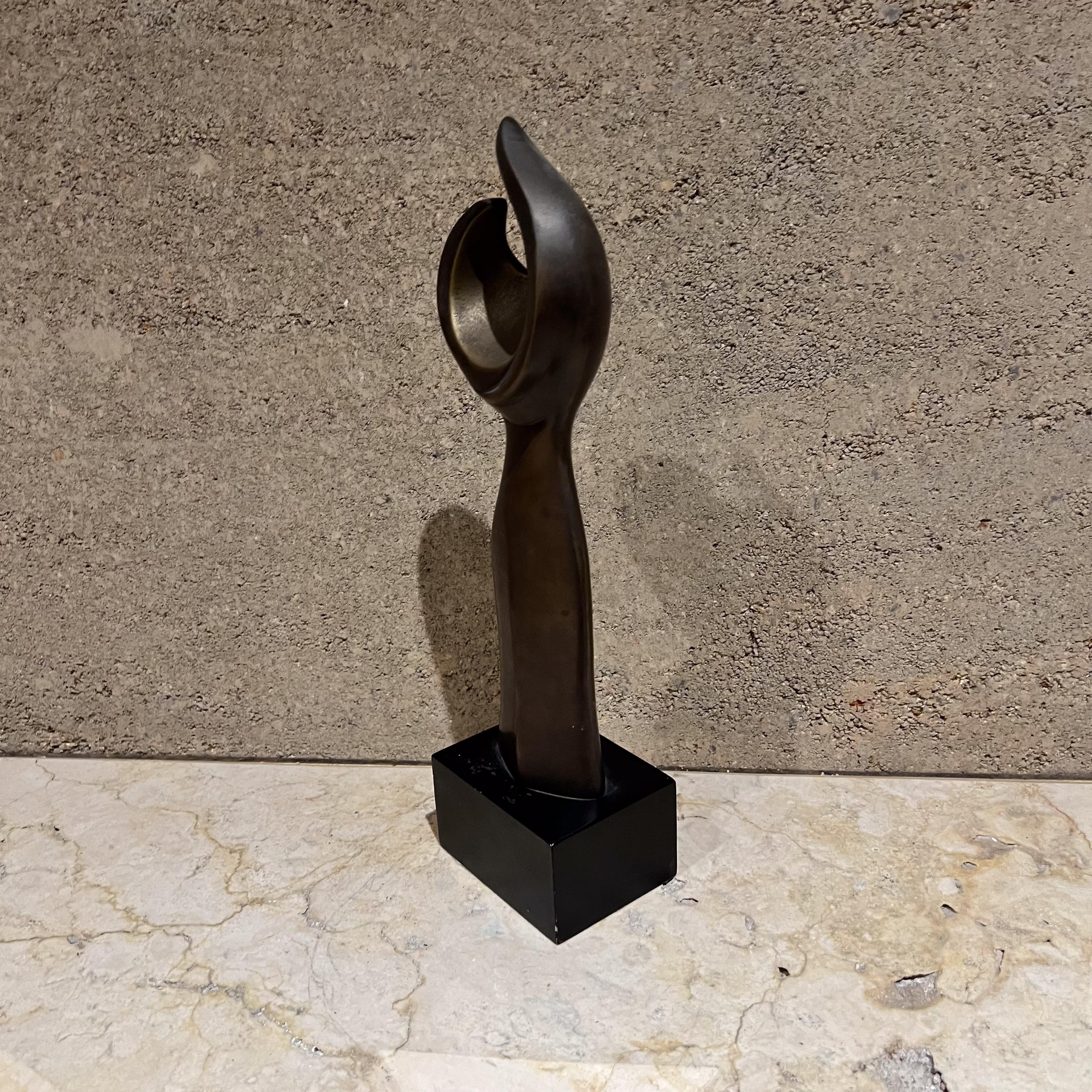 Scultura astratta francese in bronzo del Medioevo in vendita 7