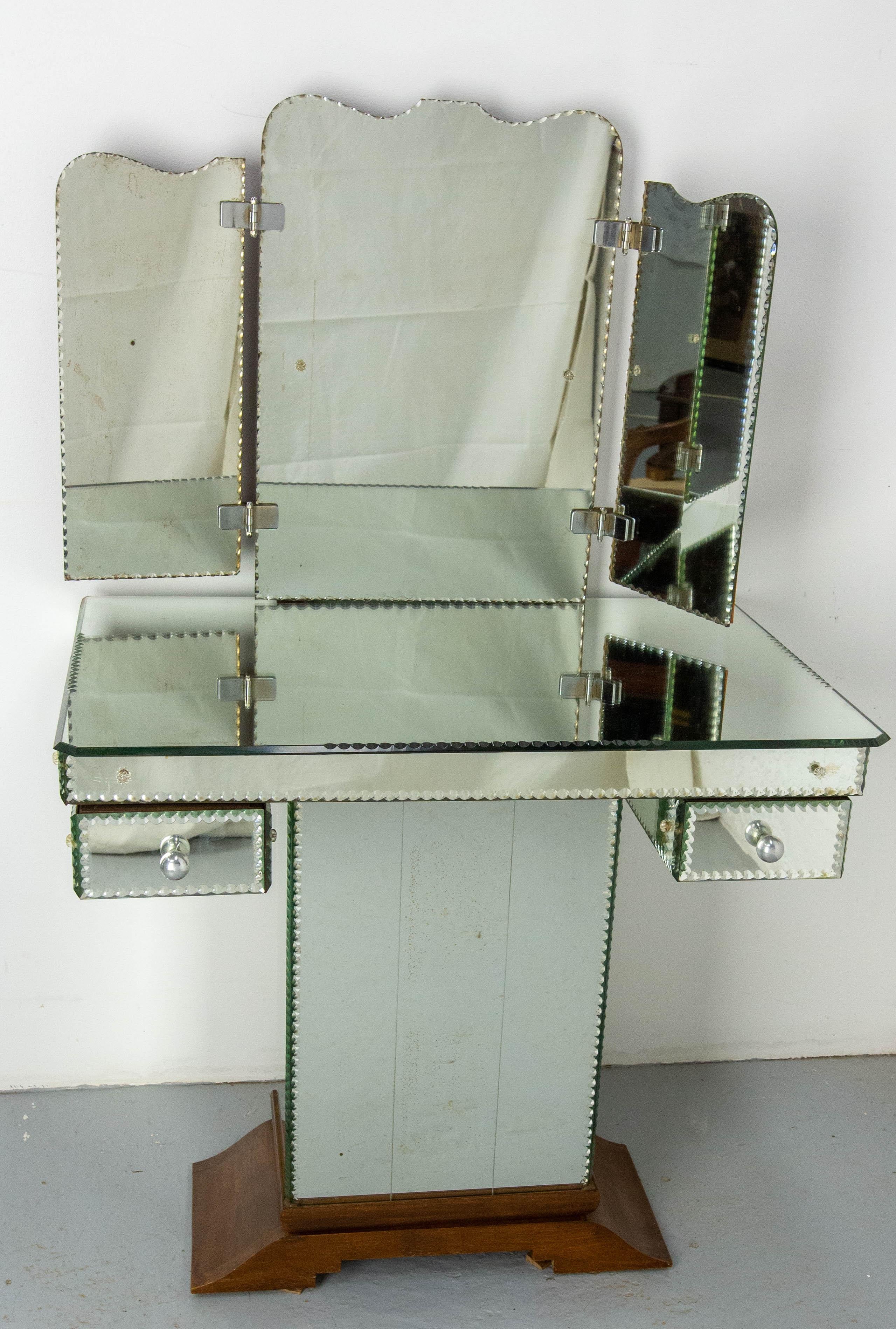 French Midcentury All Mirrored Dressing Table Vanity Unit Three Panel Mirror In Good Condition For Sale In Labrit, Landes