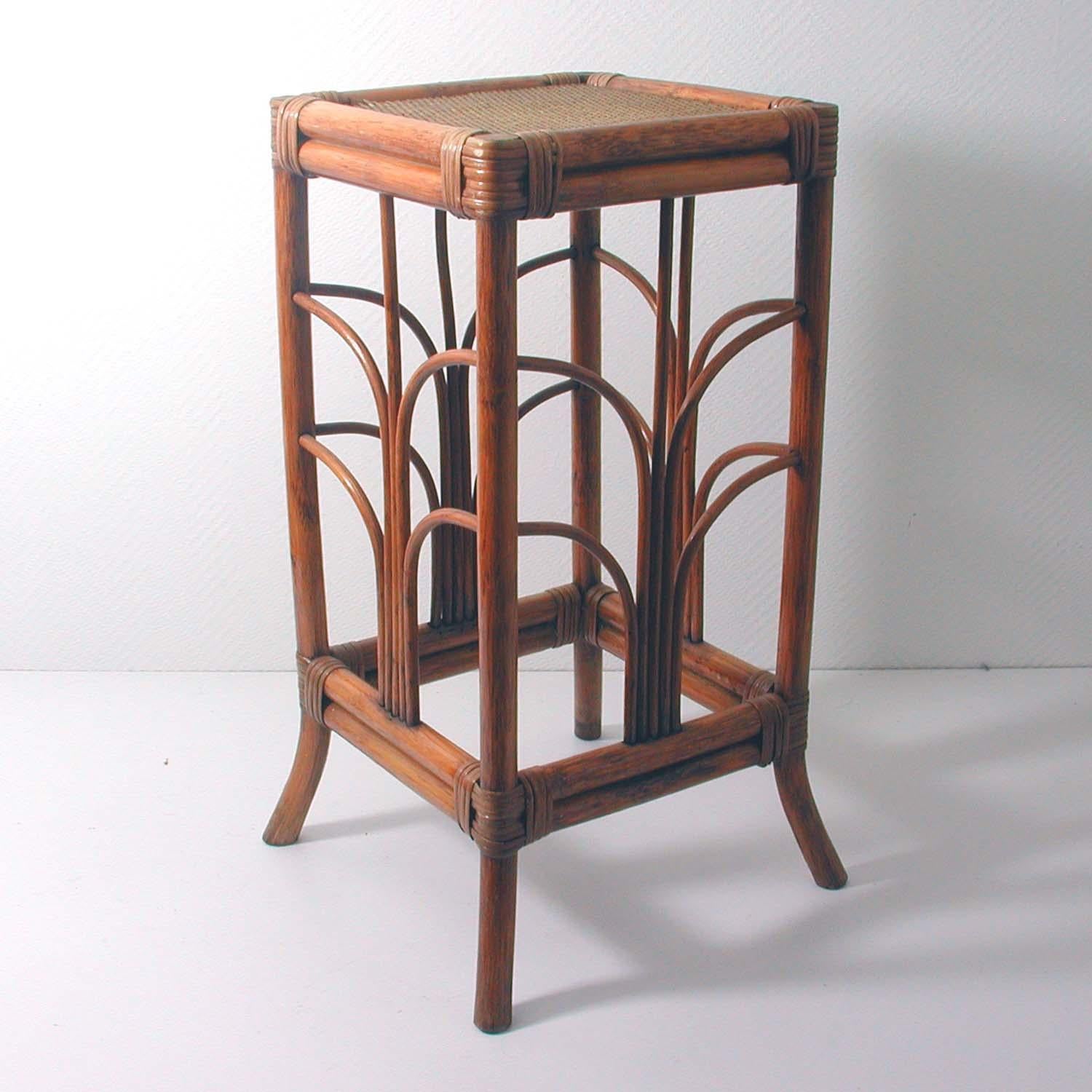 French Midcentury Art Nouveau Style Bamboo Nesting Tables Side End Tables, 1950s In Good Condition In NUEMBRECHT, NRW