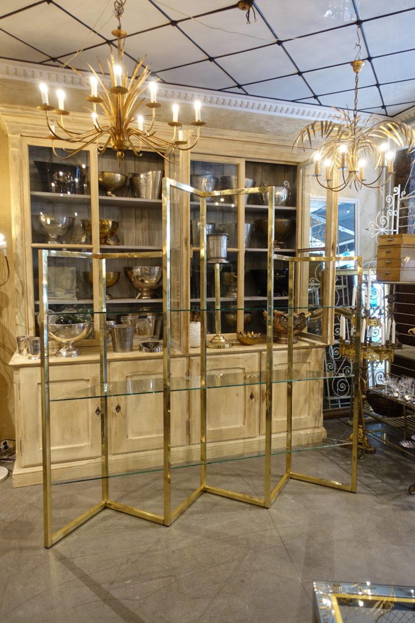 French Midcentury Brass and Glass Angular Formed Shelving Unit In Good Condition For Sale In Copenhagen K, DK