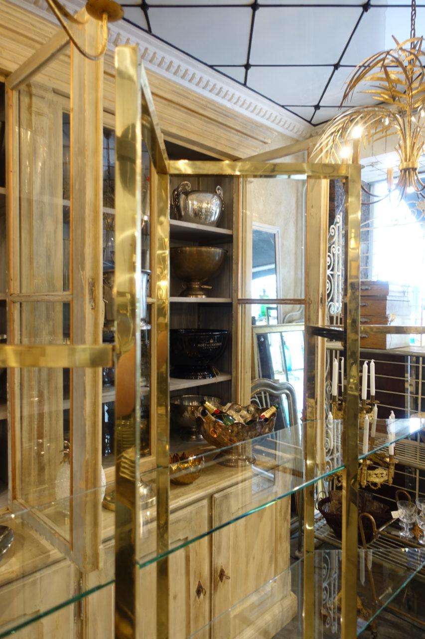 French Midcentury Brass and Glass Angular Formed Shelving Unit For Sale 4