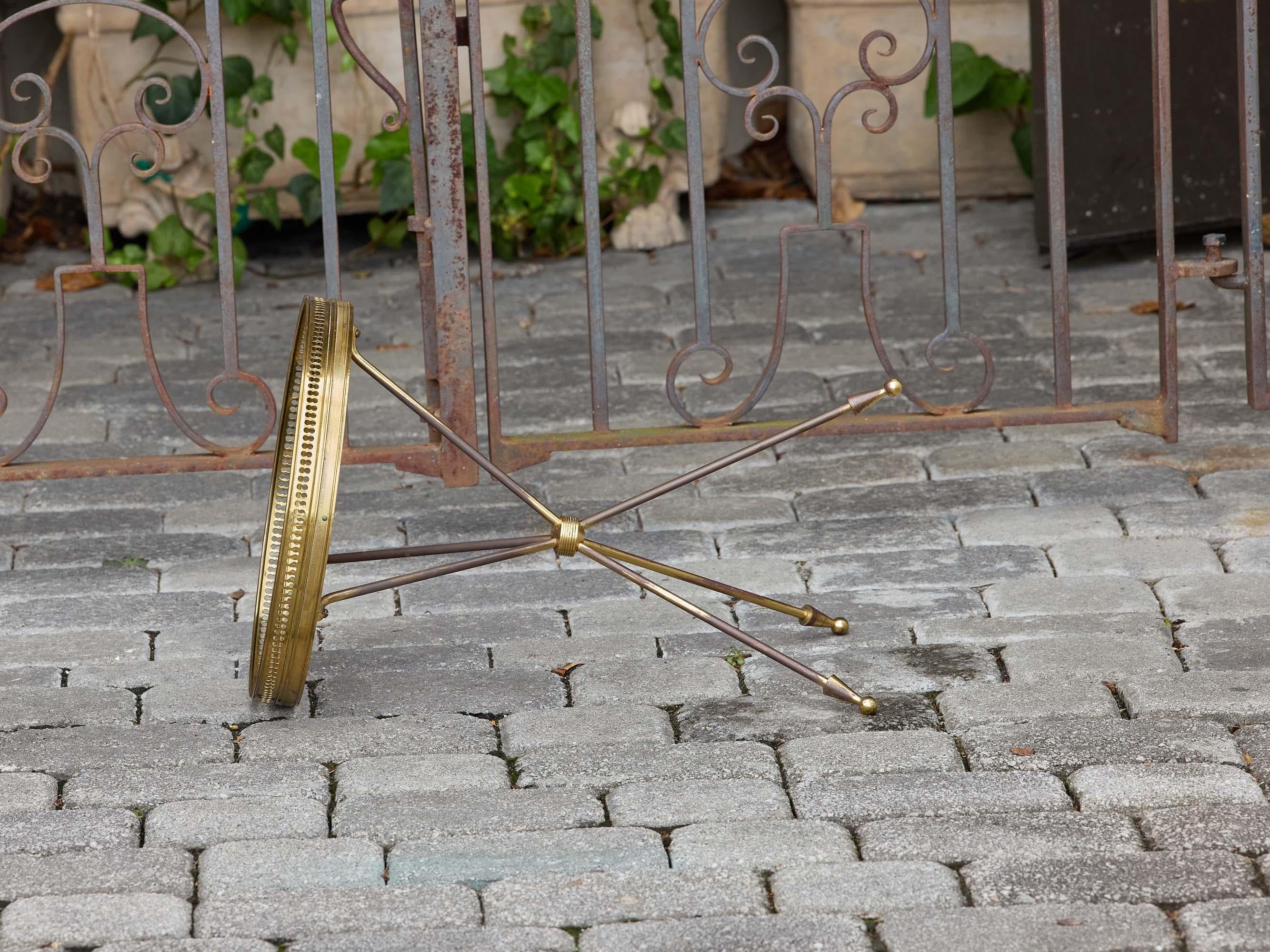 French Midcentury Brass Gueridon Side Table with Mirrored Top and Tripod Base In Good Condition For Sale In Atlanta, GA