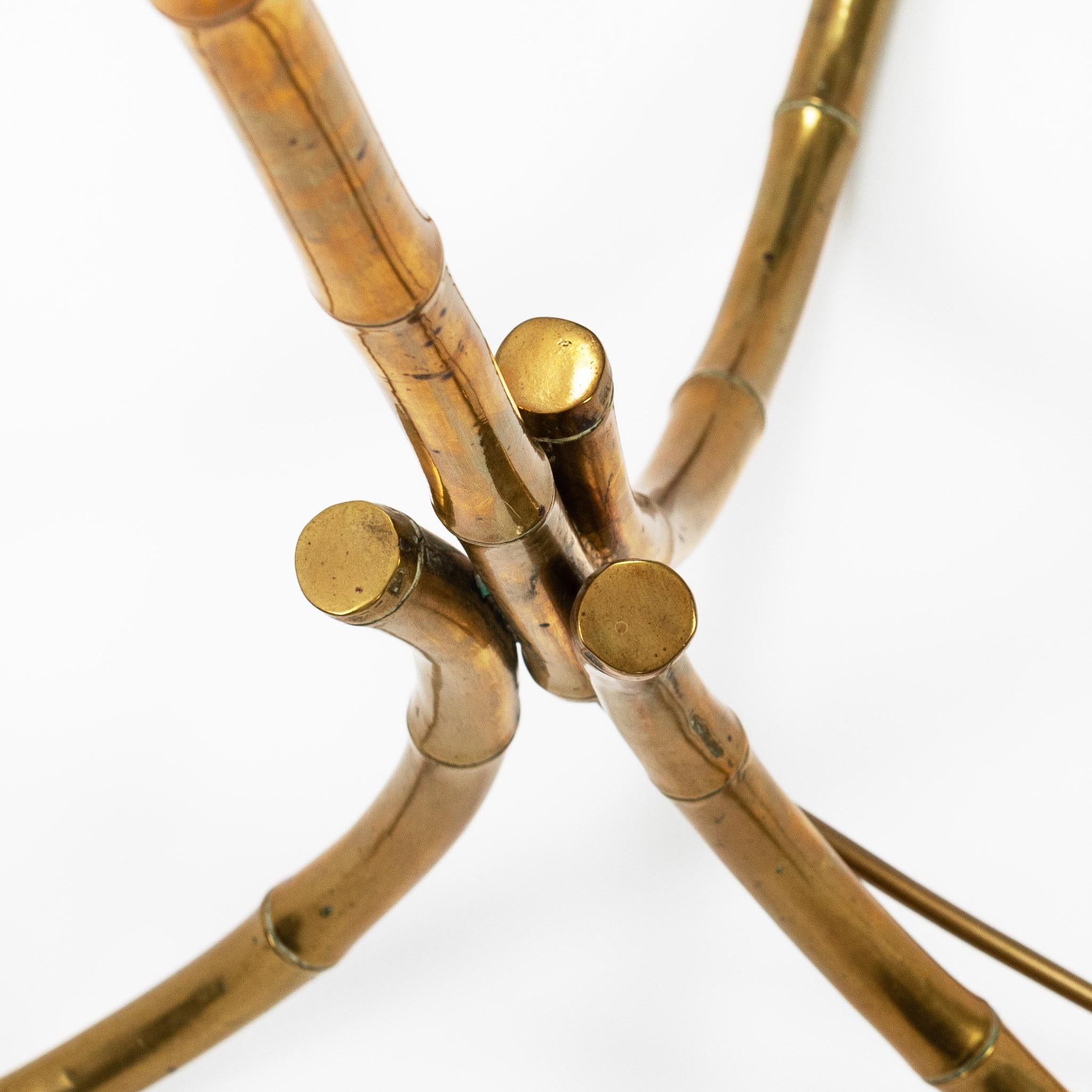 Fait main Lampadaire français du milieu du siècle en bronze et faux bambou par la Maison Baguès, 1960s en vente