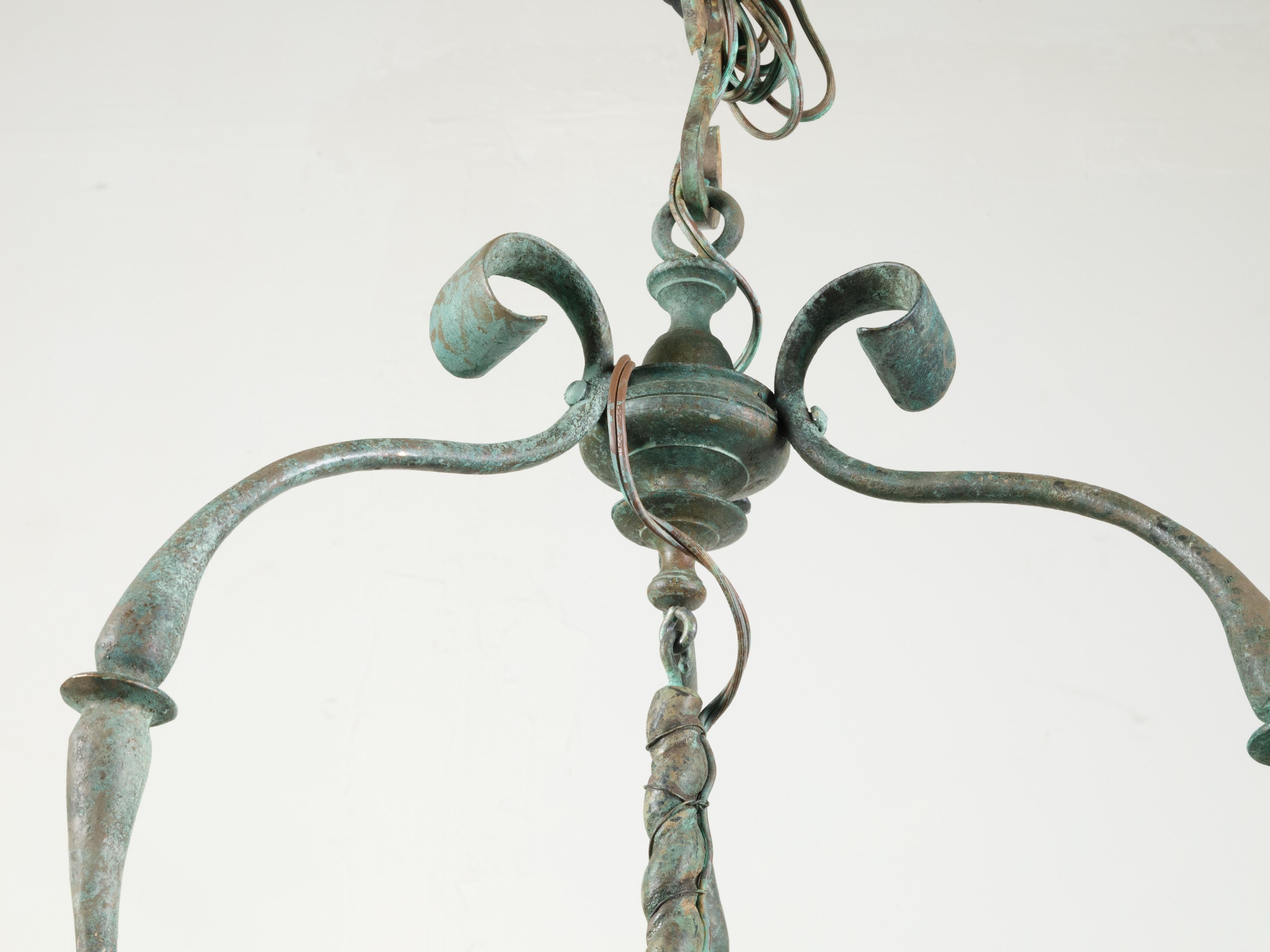 Bronze Lanterne à trois lumières en bronze de style français du milieu du siècle dernier avec patine vert-de-gris en vente