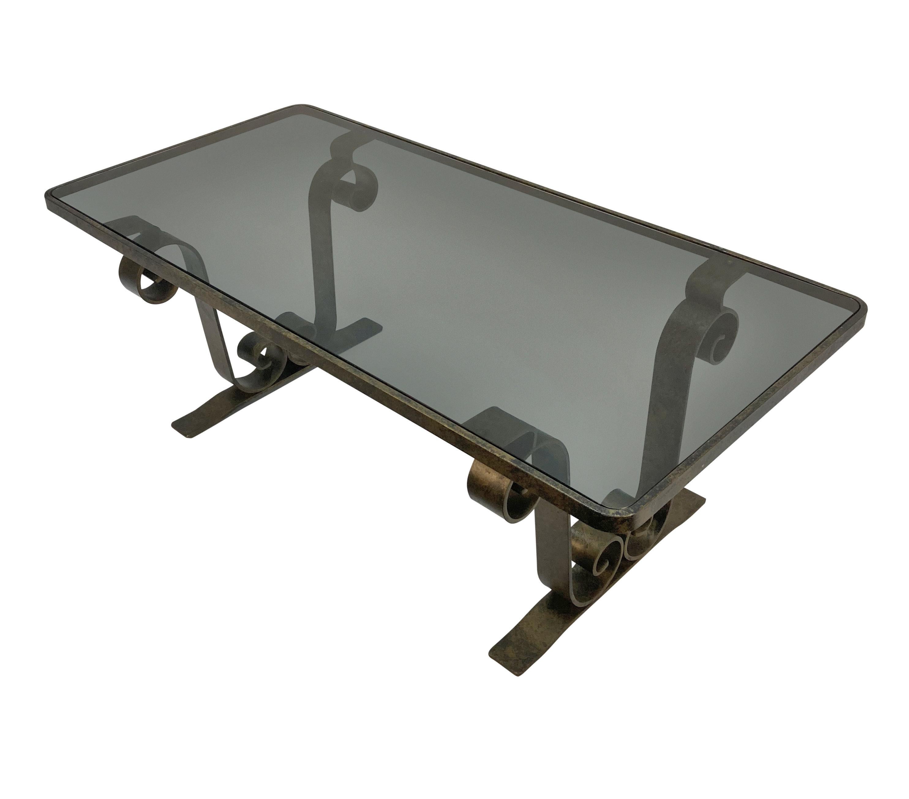 Milieu du XXe siècle Table d'appoint bronzée française du milieu du siècle en vente