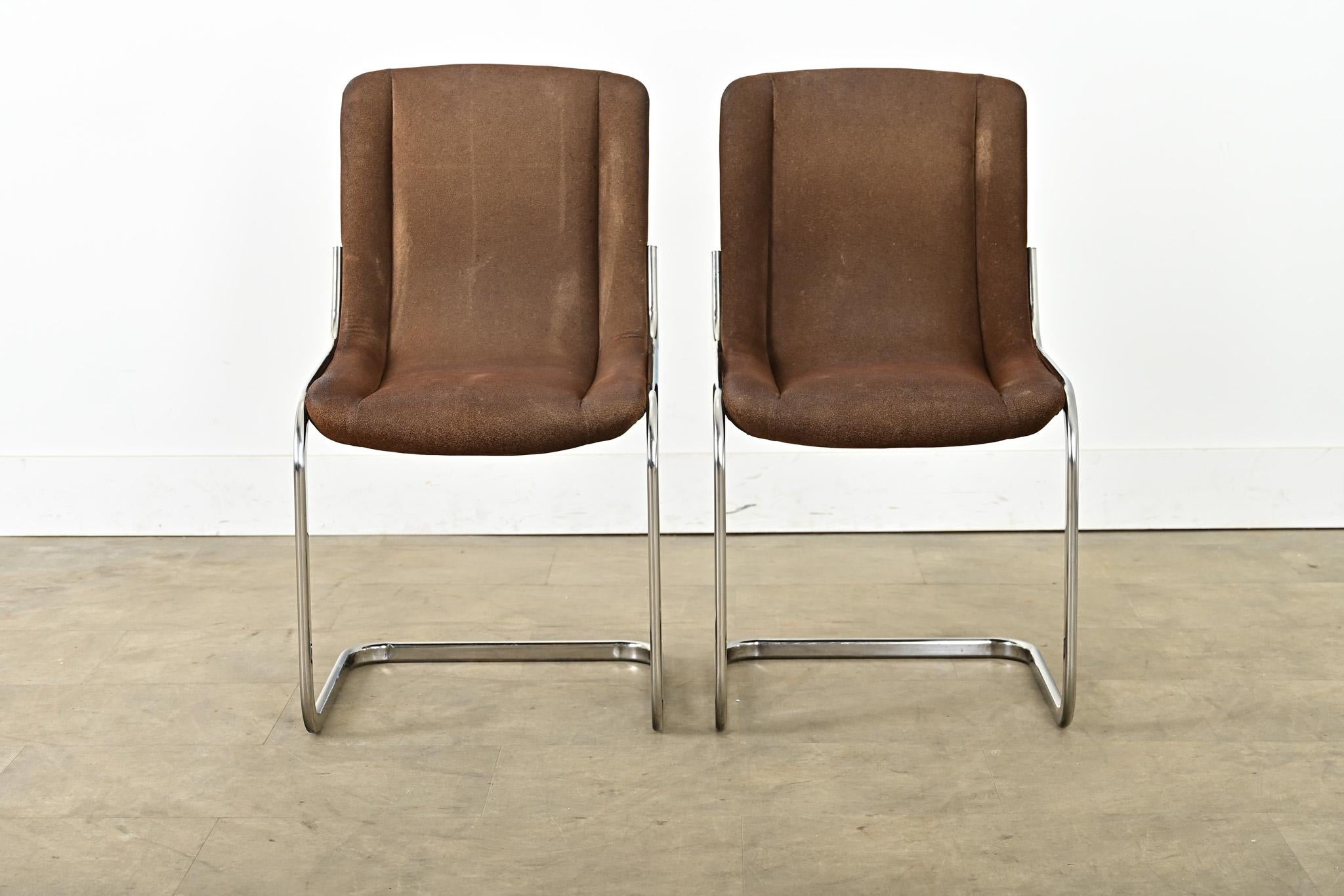 Sedie da pranzo a sbalzo francesi del Medioevo in cromo in vendita 6