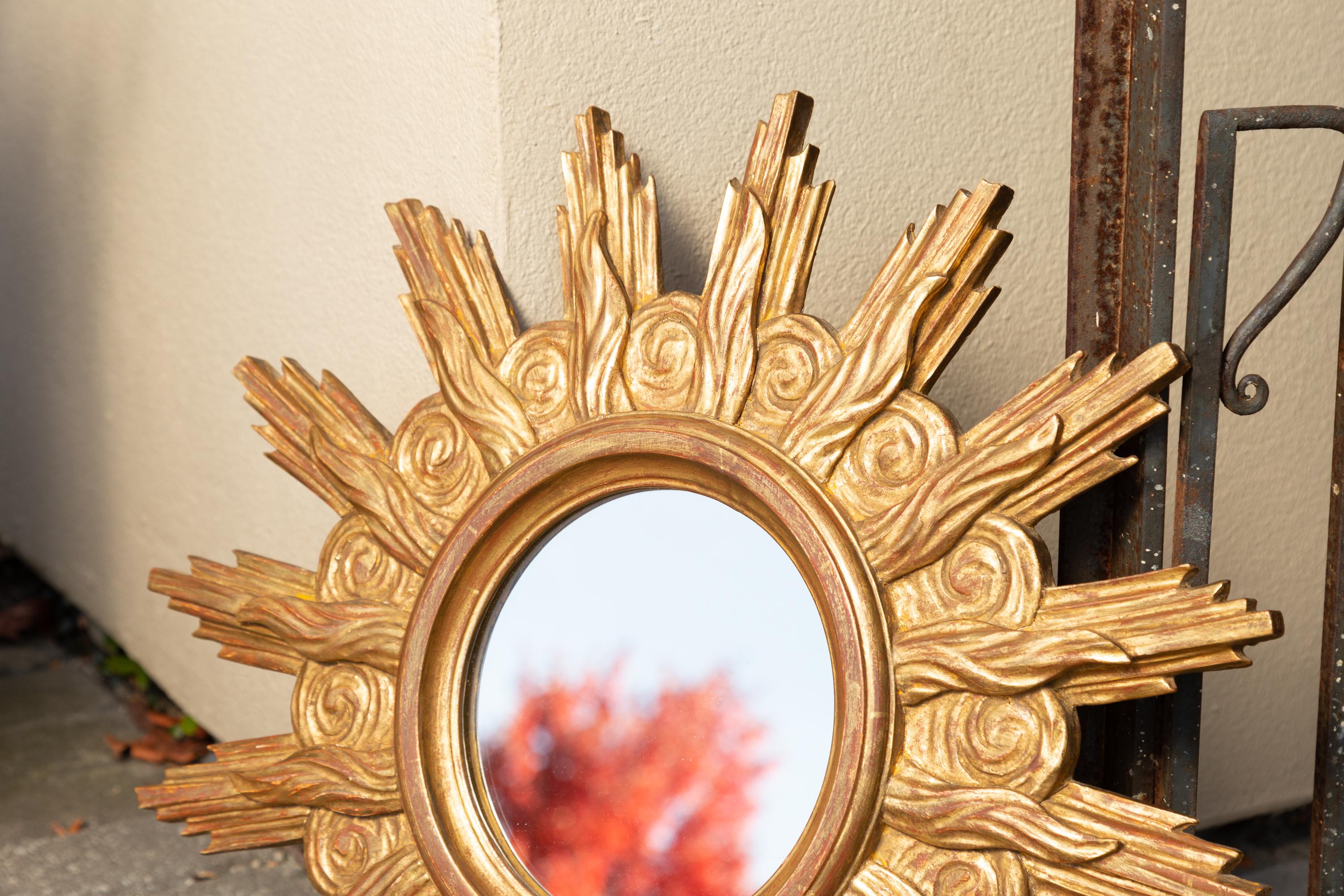 French Midcentury Carved Giltwood Sunburst Mirror with Cloudy Frame In Good Condition For Sale In Atlanta, GA