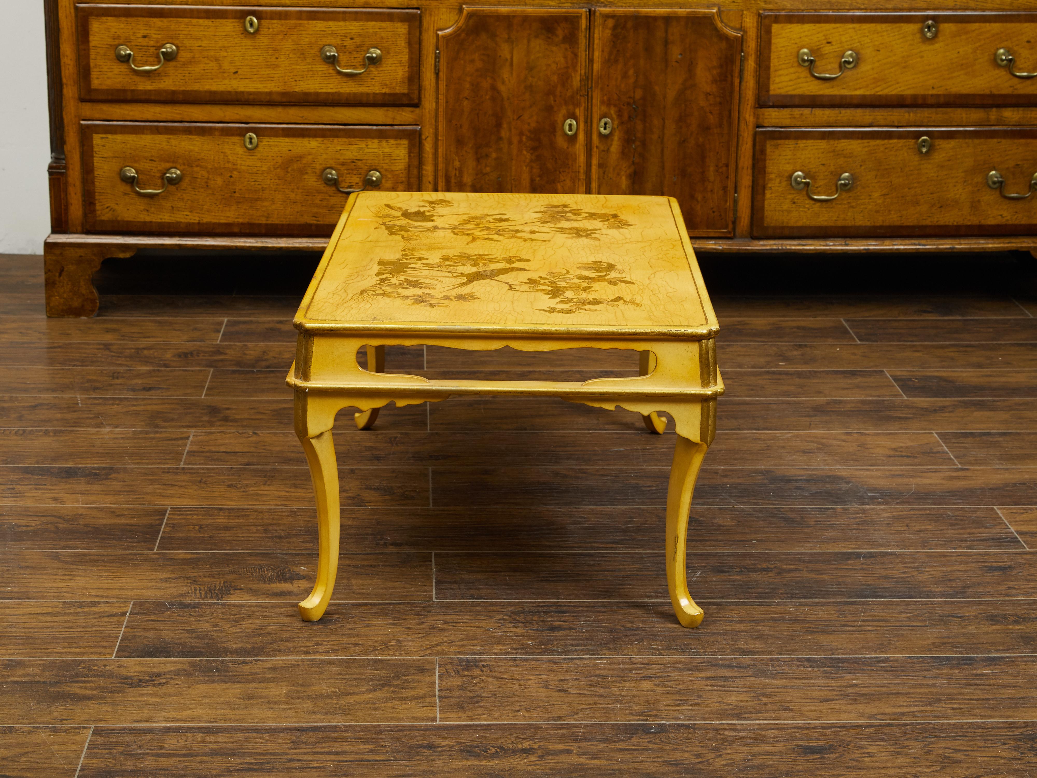 Couchtisch im Chinoiserie-Stil aus der Mitte des Jahrhunderts mit Dekor oder Vögeln aus Laub im Angebot 6