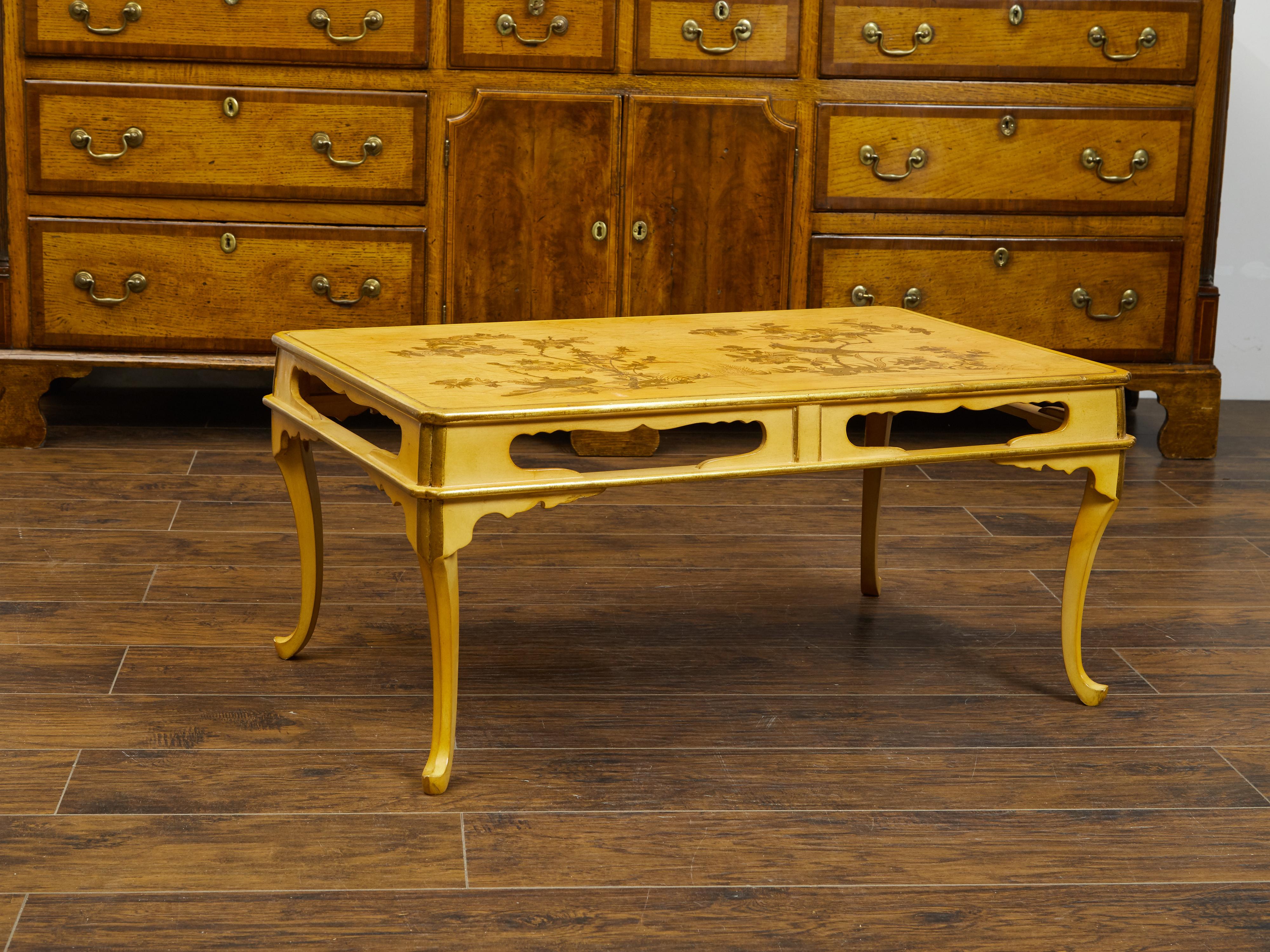 French Midcentury Chinoiserie Style Coffee Table with Décor or Birds in Foliage For Sale 3