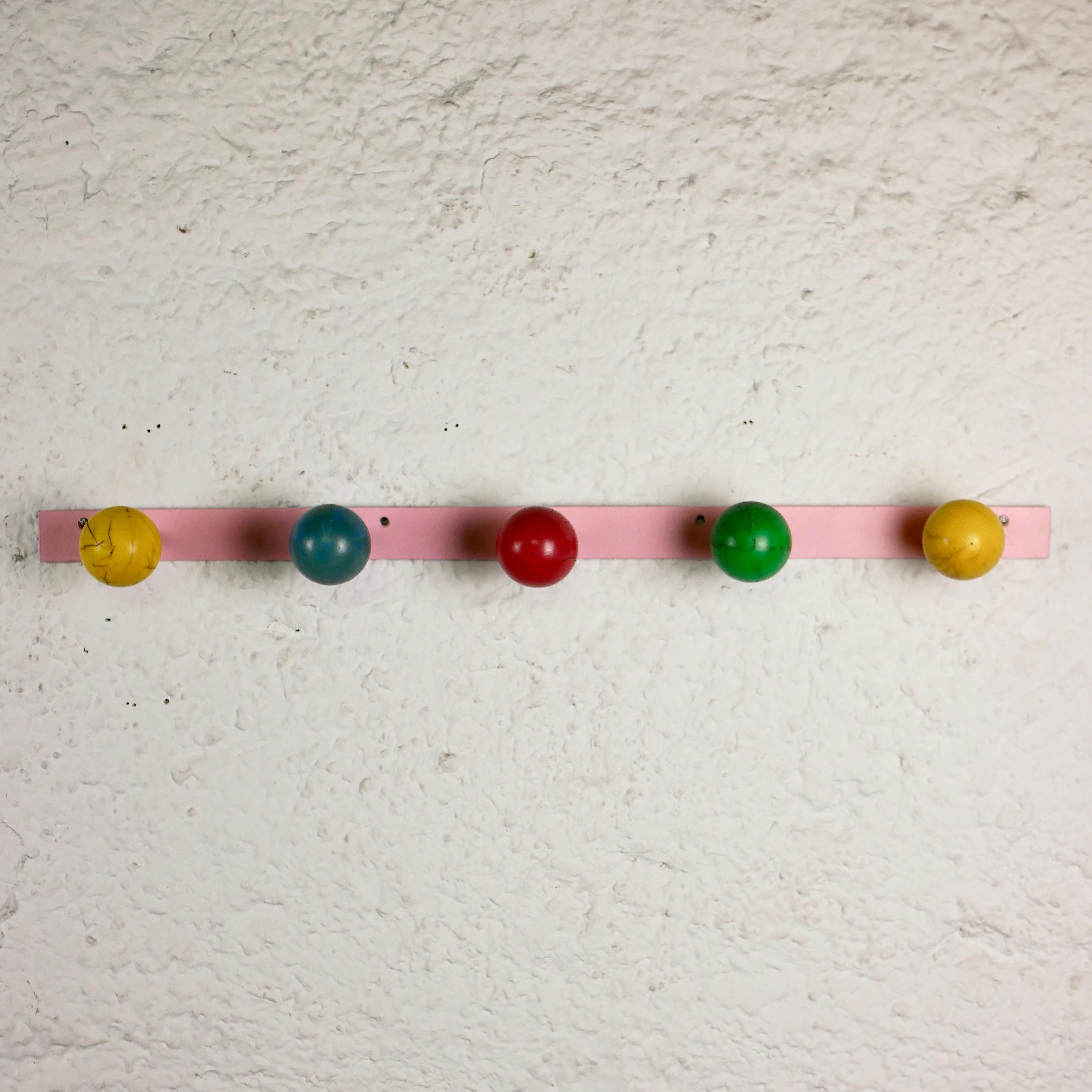 French Midcentury Colorful Coat Rack in the Style of Roger Feraud In Good Condition In Lyon, FR