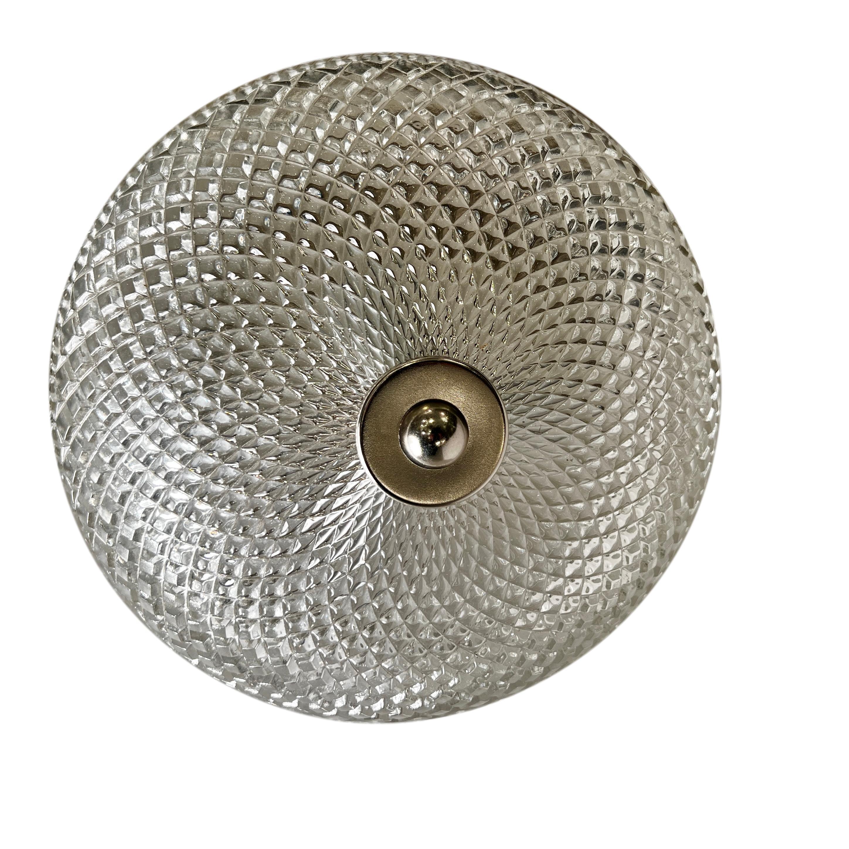 Luminaire en verre taillé français du milieu du siècle dernier Bon état - En vente à New York, NY