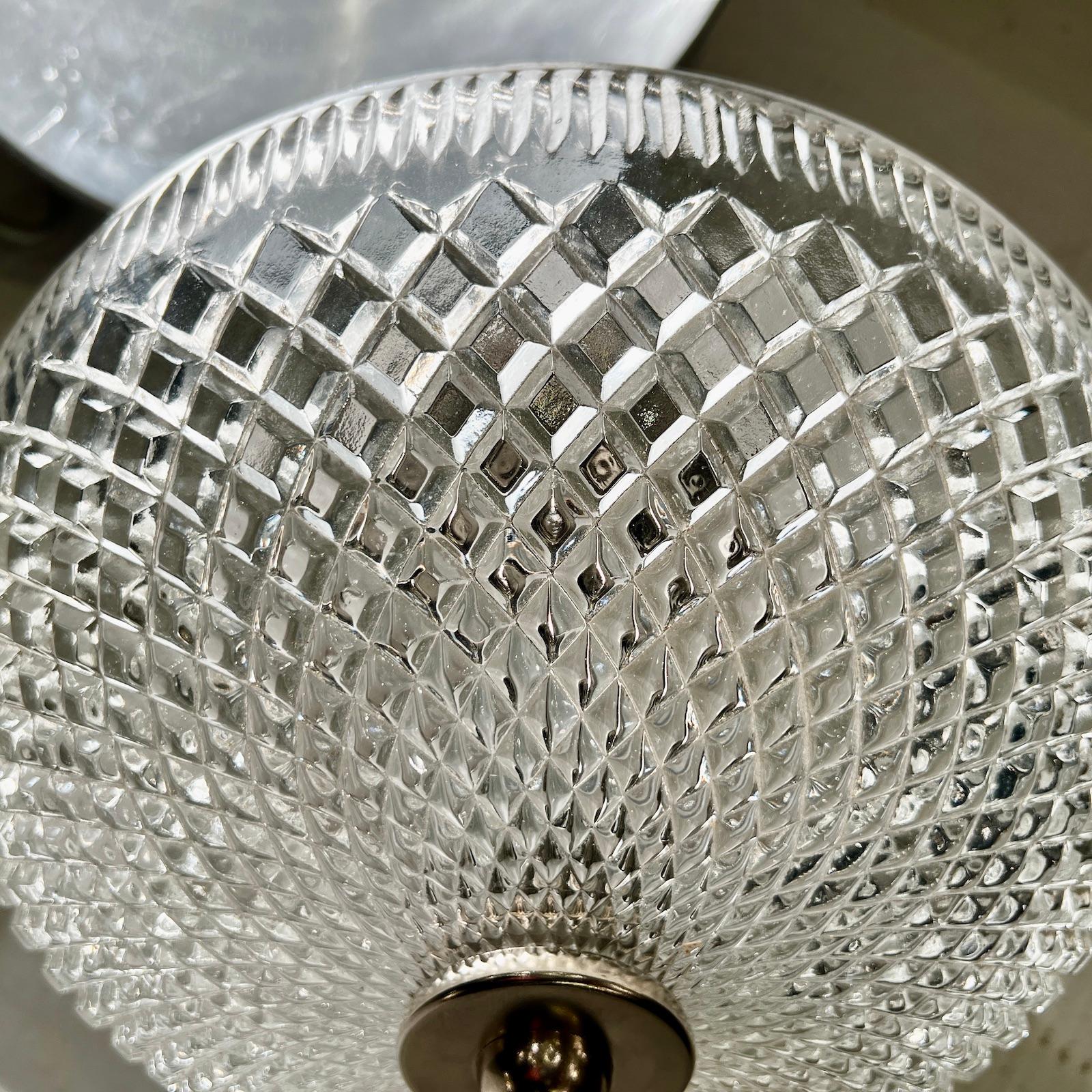 Milieu du XXe siècle Luminaire en verre taillé français du milieu du siècle dernier en vente