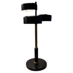 Lampada da scrivania francese del Medioevo con tre paralumi