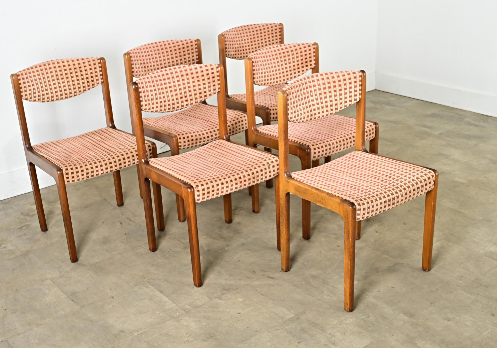 Intagliato Sedie da pranzo francesi del Medioevo - Set di 6 in vendita