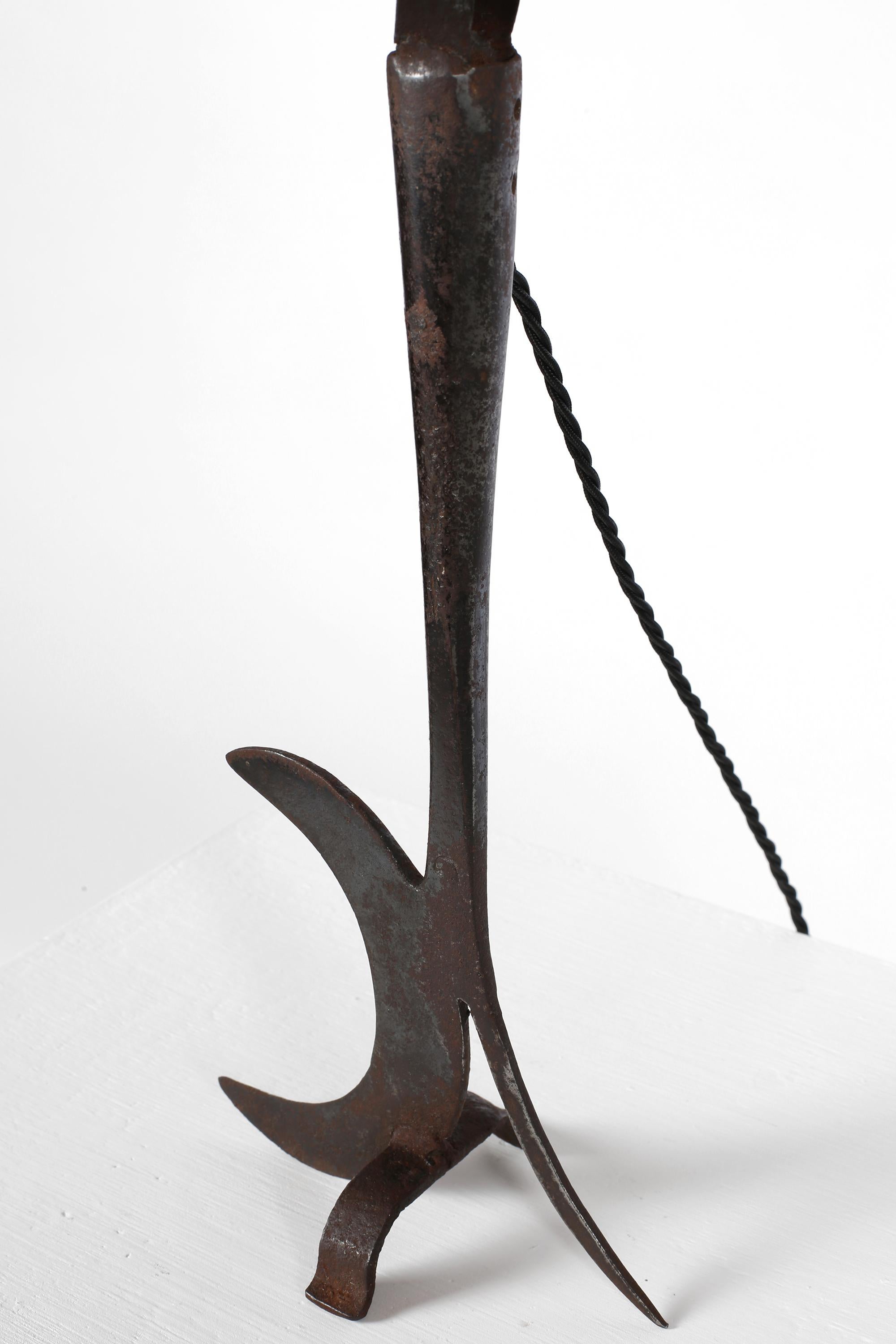 European French Midcentury Folk Art Brutalist Abstract Forged Iron Table Lamp For Sale