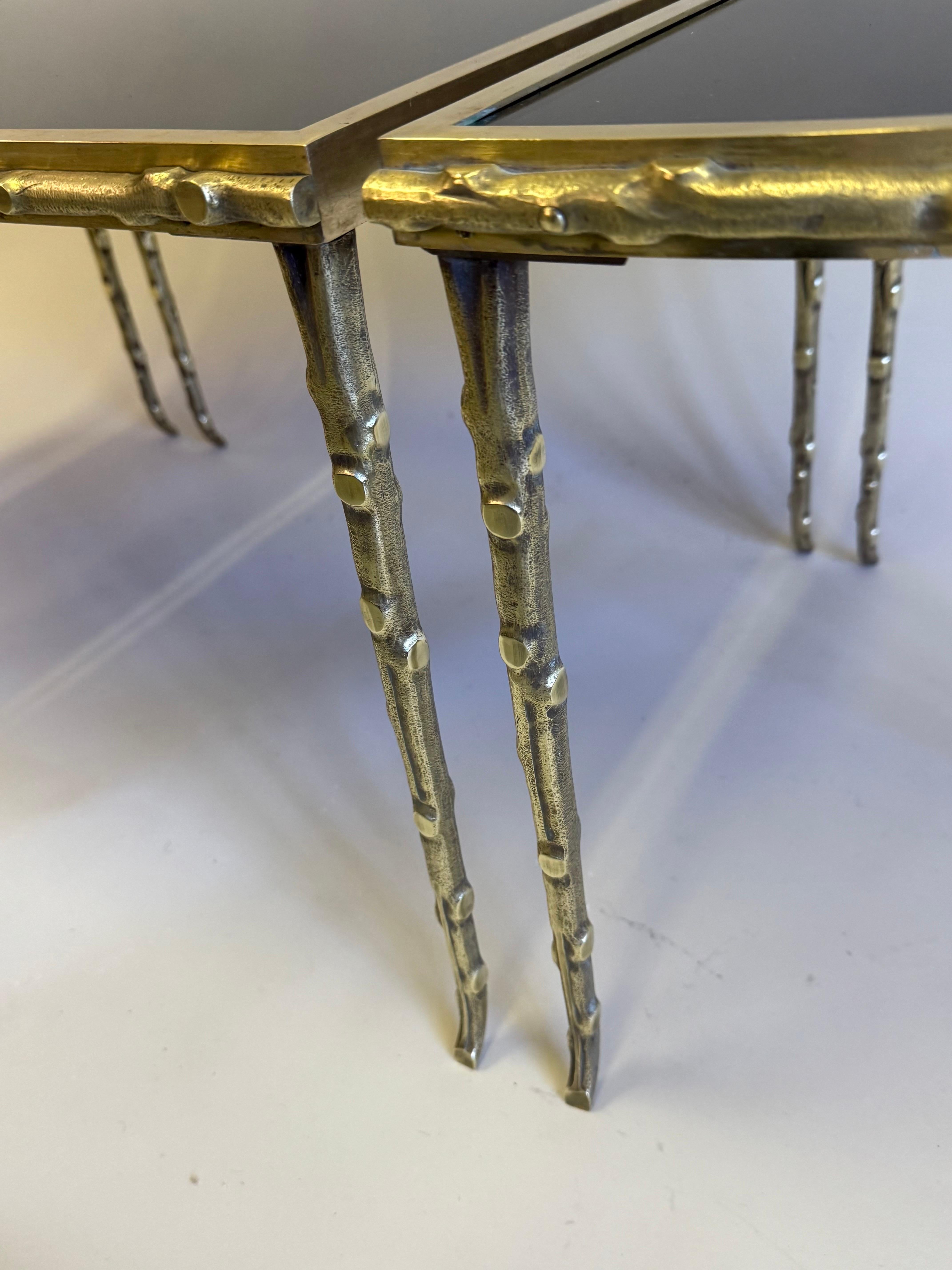 Französisch Midcentury Vergoldete Bronze Faux  Couchtisch aus Bambus und Opal, Maison Bagues im Angebot 4