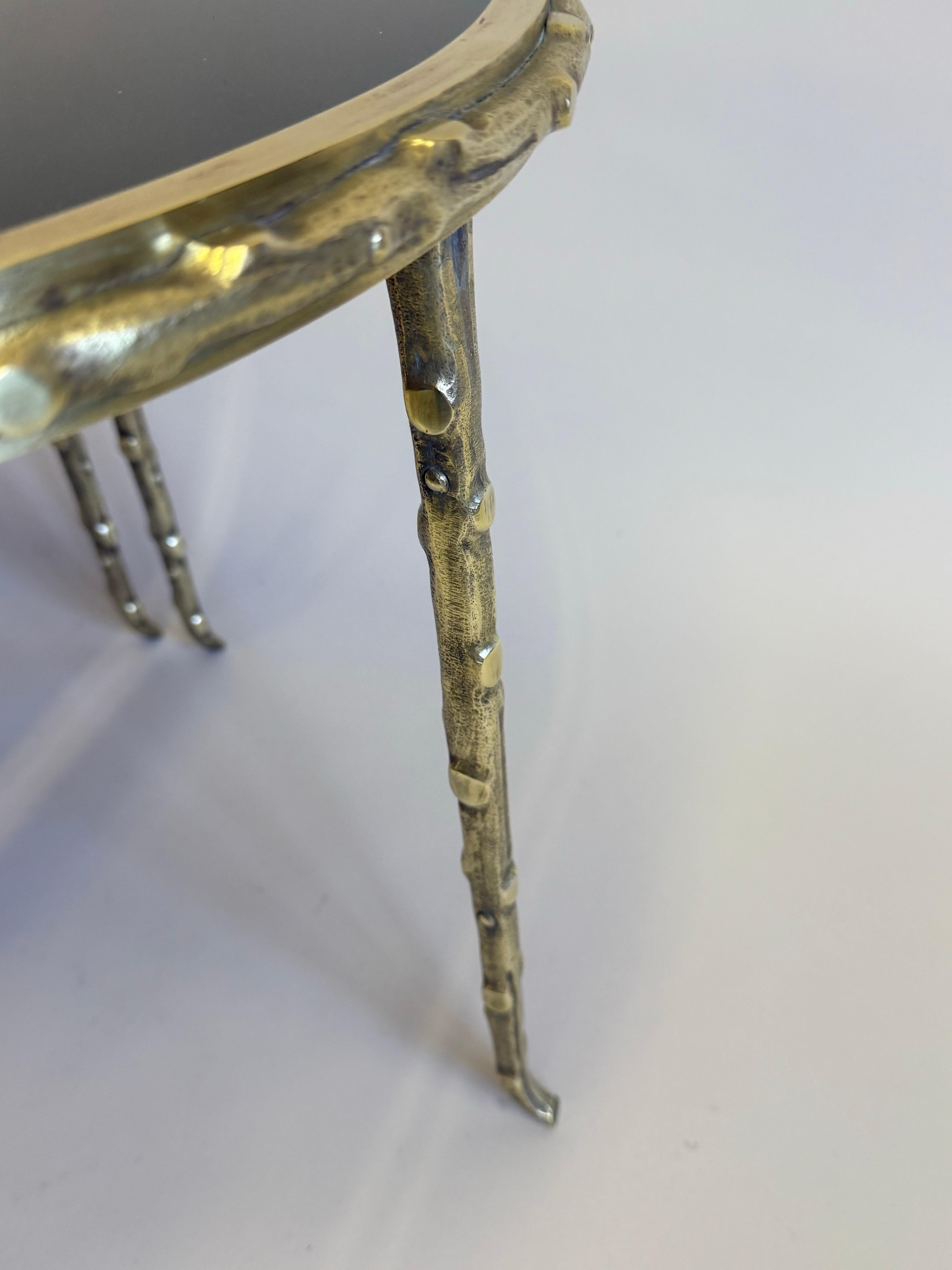 Französisch Midcentury Vergoldete Bronze Faux  Couchtisch aus Bambus und Opal, Maison Bagues im Angebot 6