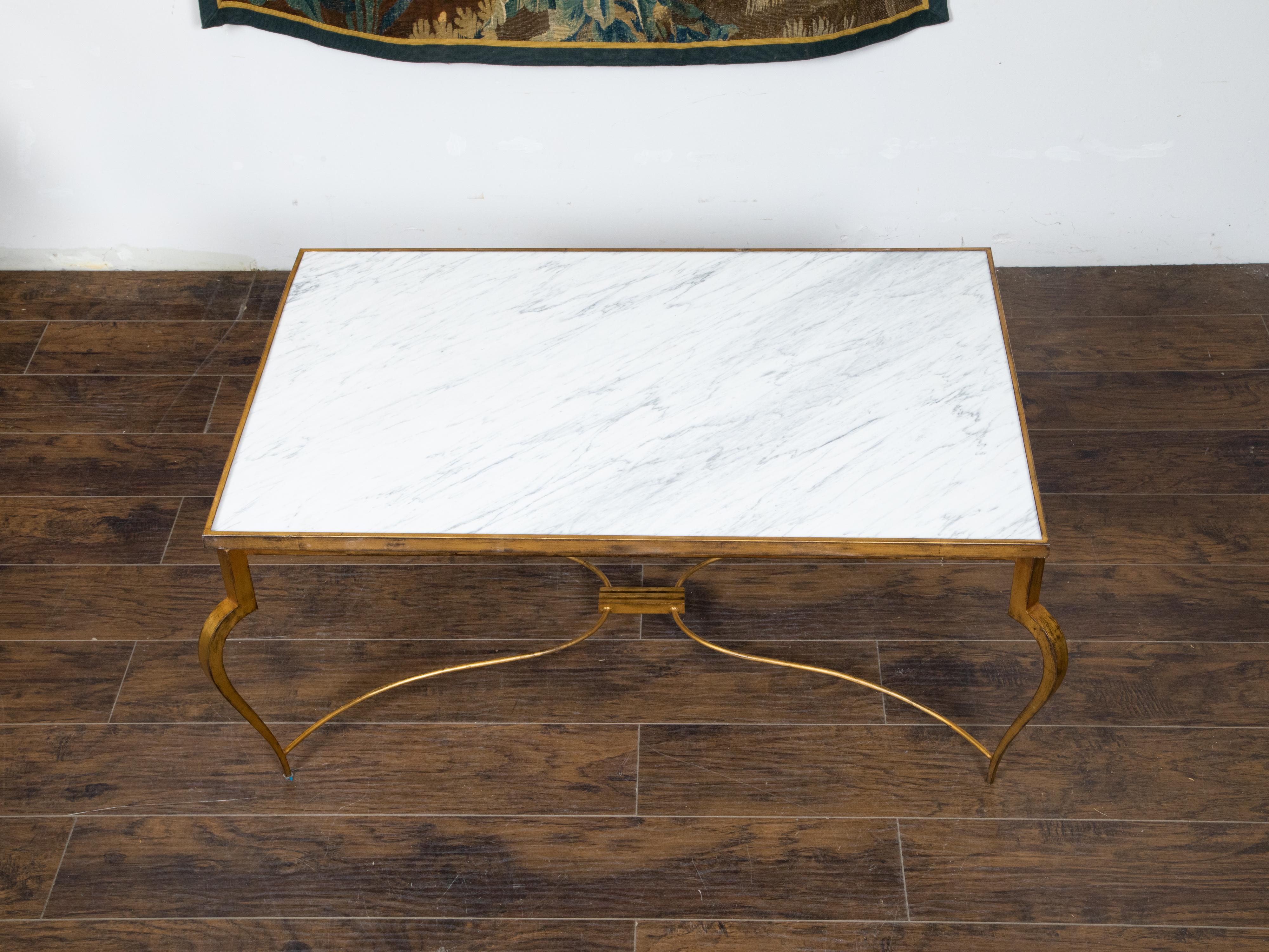 French Midcentury Gilt Iron Coffee Table with White Marble Top and Cabriole Legs For Sale 4