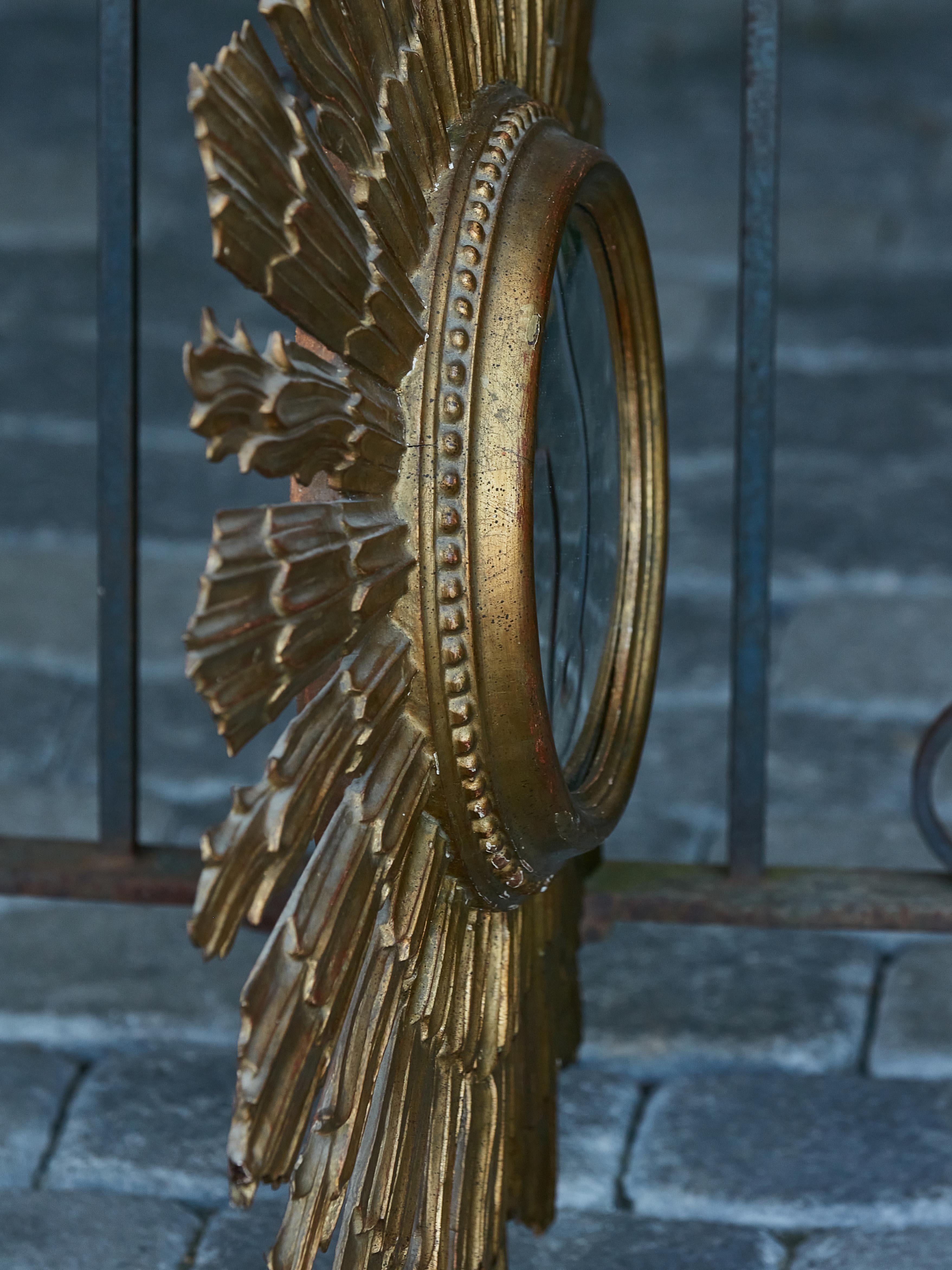 French Midcentury Giltwood Sunburst Mirror with Convex Mirror Plate For Sale 2