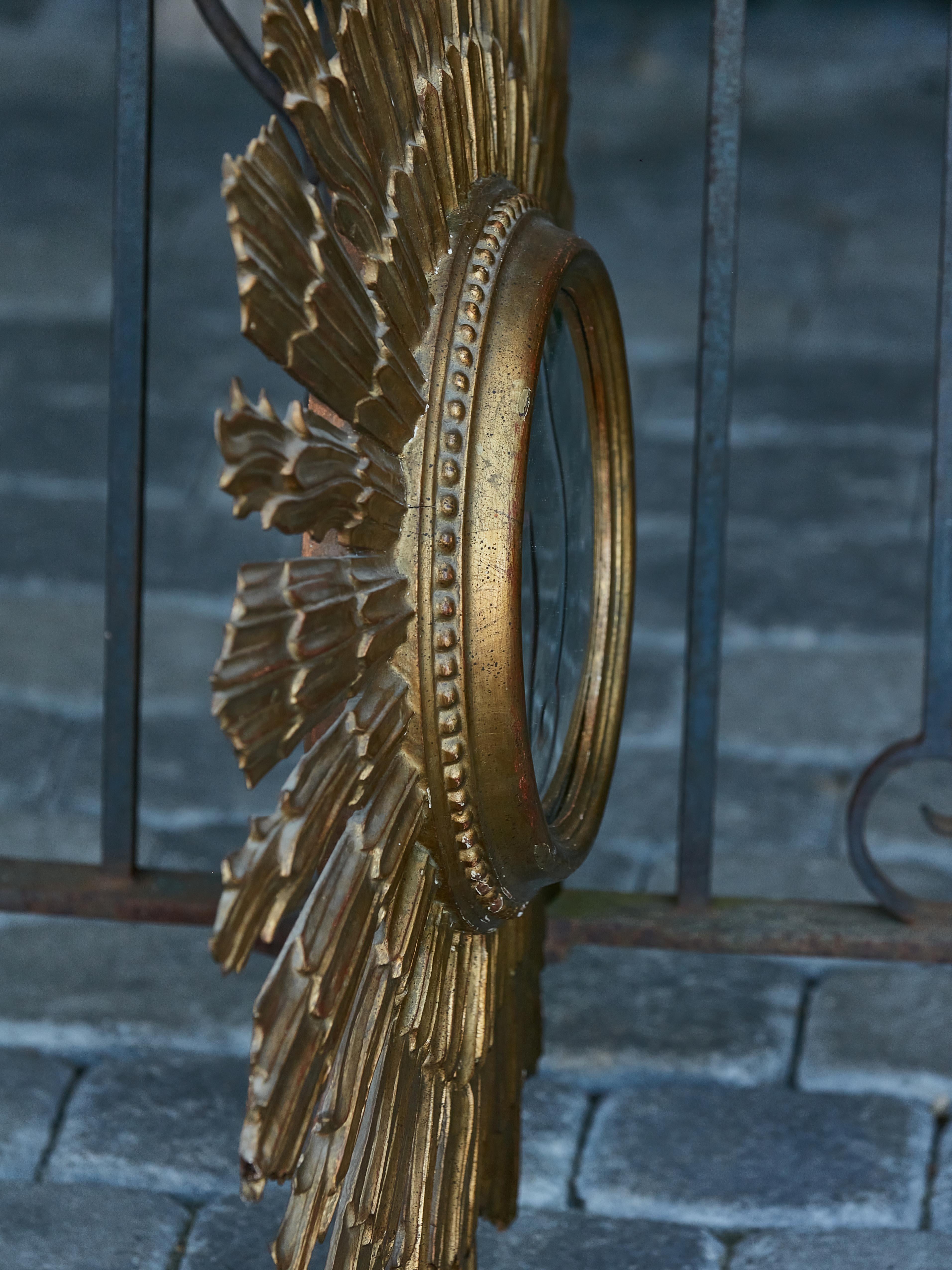 French Midcentury Giltwood Sunburst Mirror with Convex Mirror Plate For Sale 3