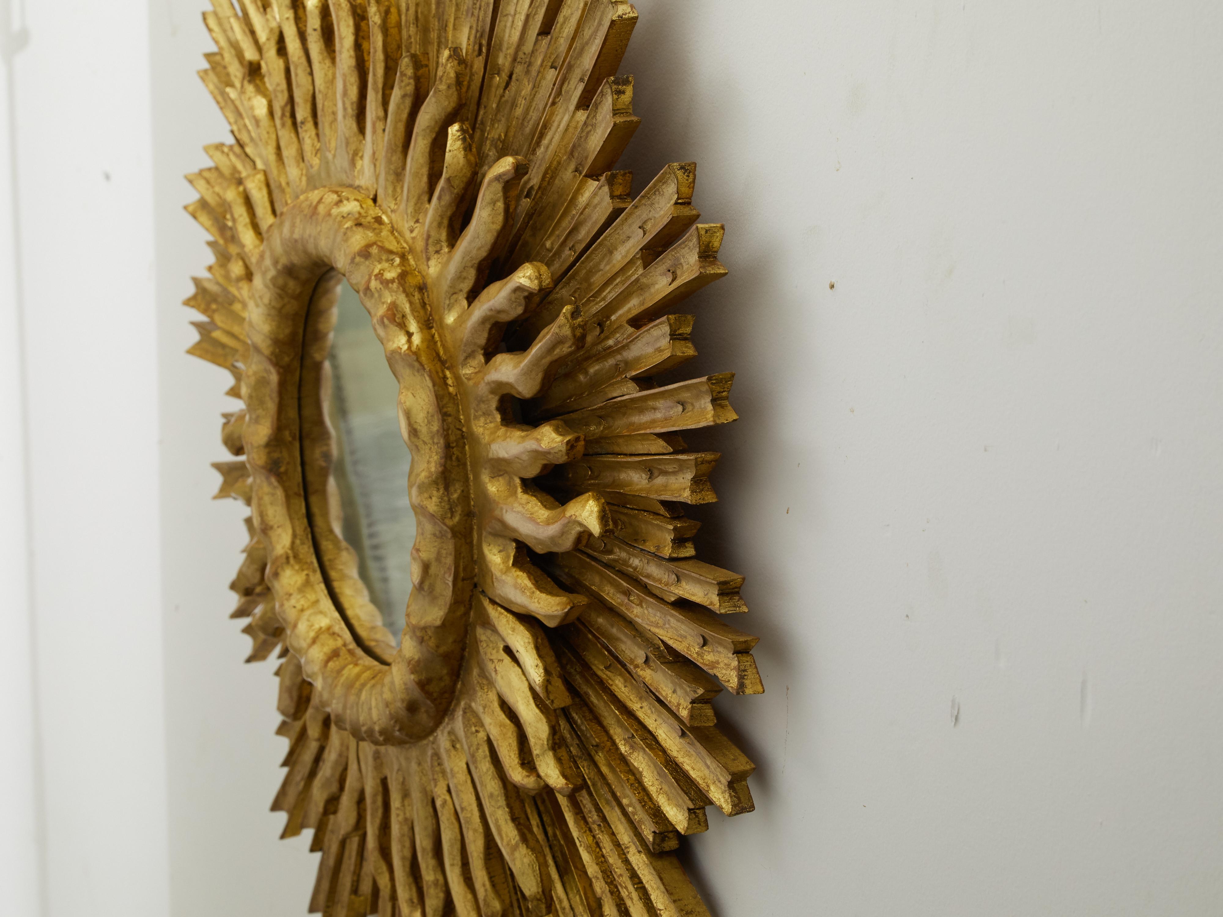 French Midcentury Giltwood Two-Layer Sunburst Mirror with Small Mirror Plate For Sale 2